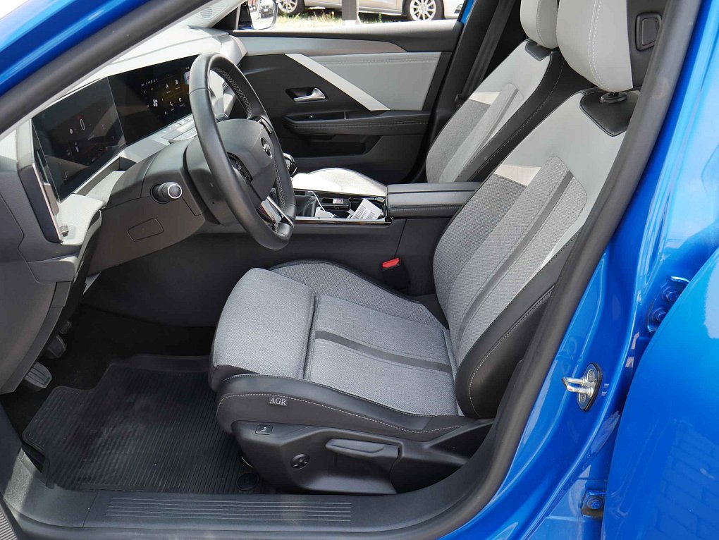 Opel Astra 1.2 T Elegance