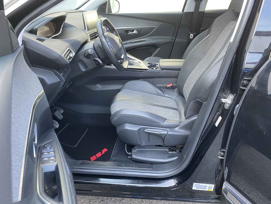 Peugeot 3008 1.2 PT Allure