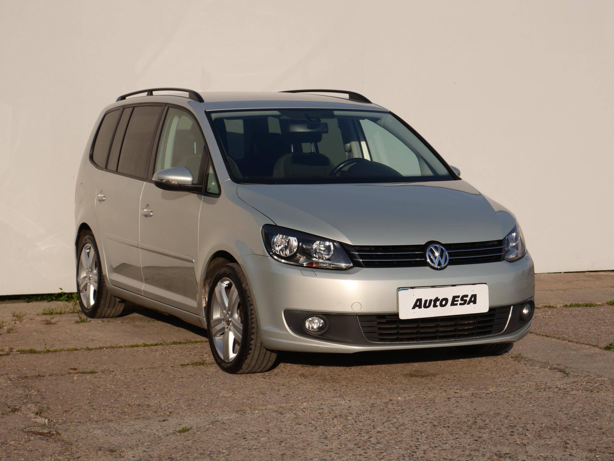 Volkswagen Touran, 2012 - celkový pohled