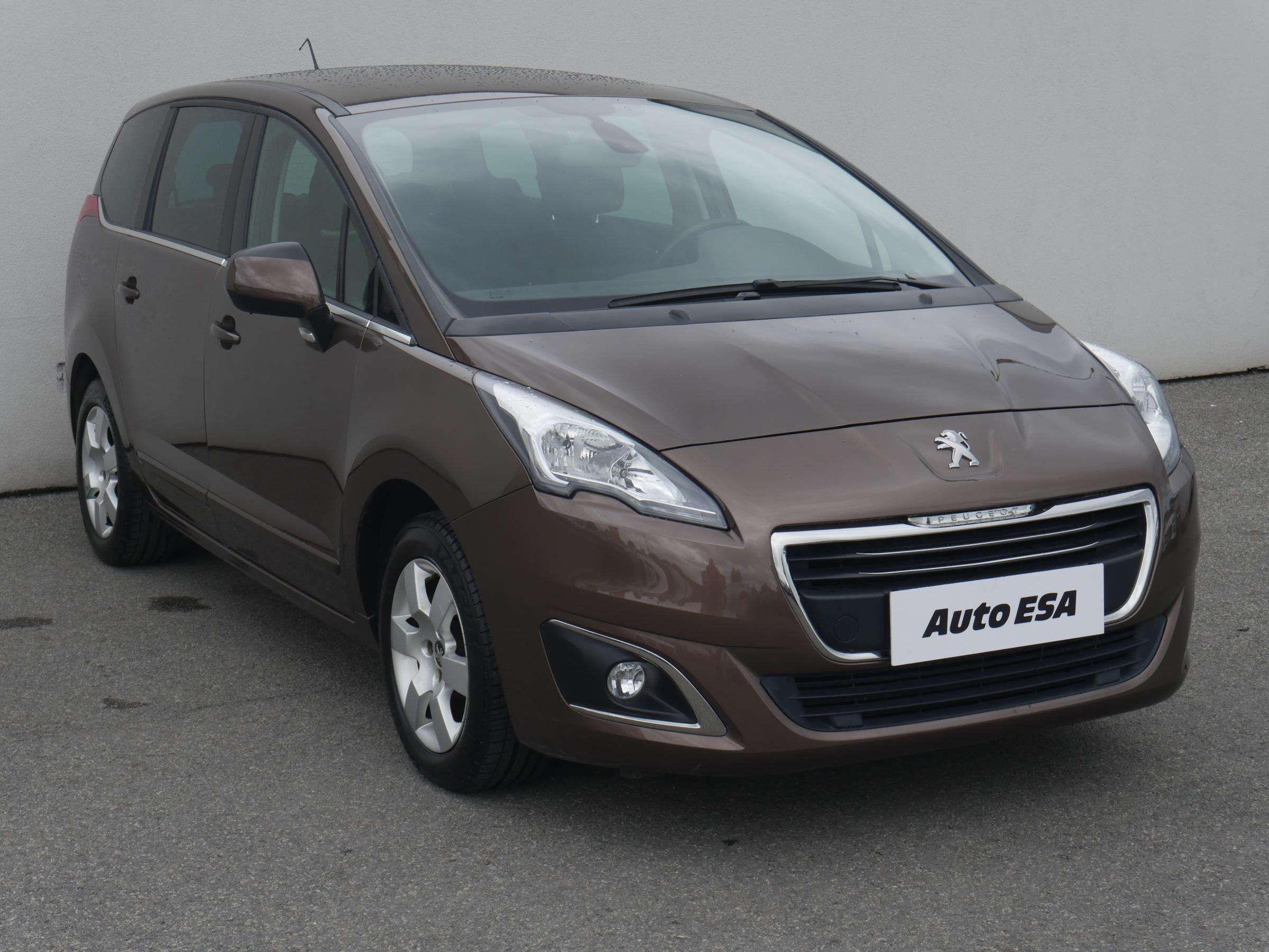 Peugeot 5008, 2015 - celkový pohled