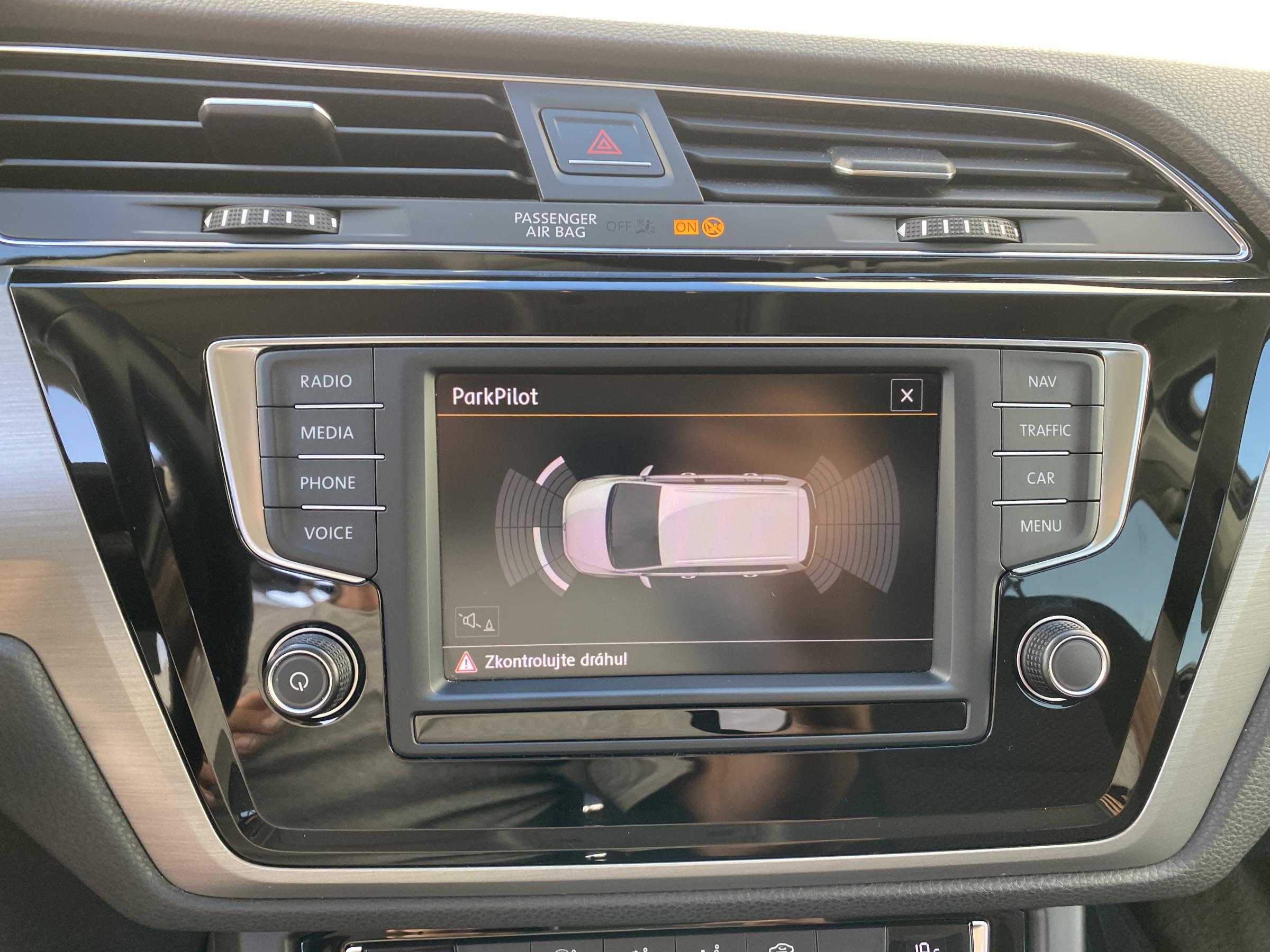 Volkswagen Touran, 2016 - pohled č. 12