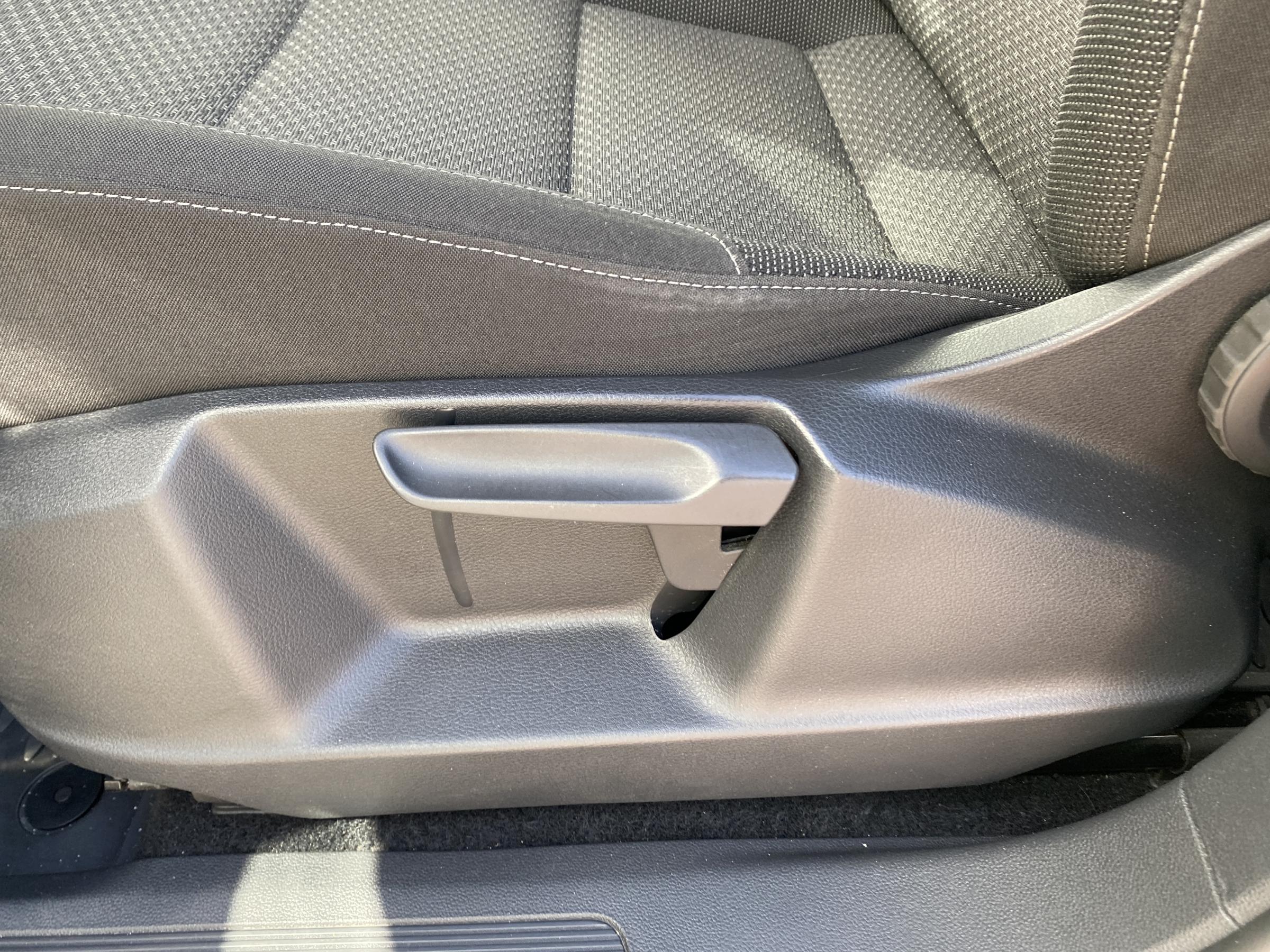 Volkswagen Touran, 2016 - pohled č. 17