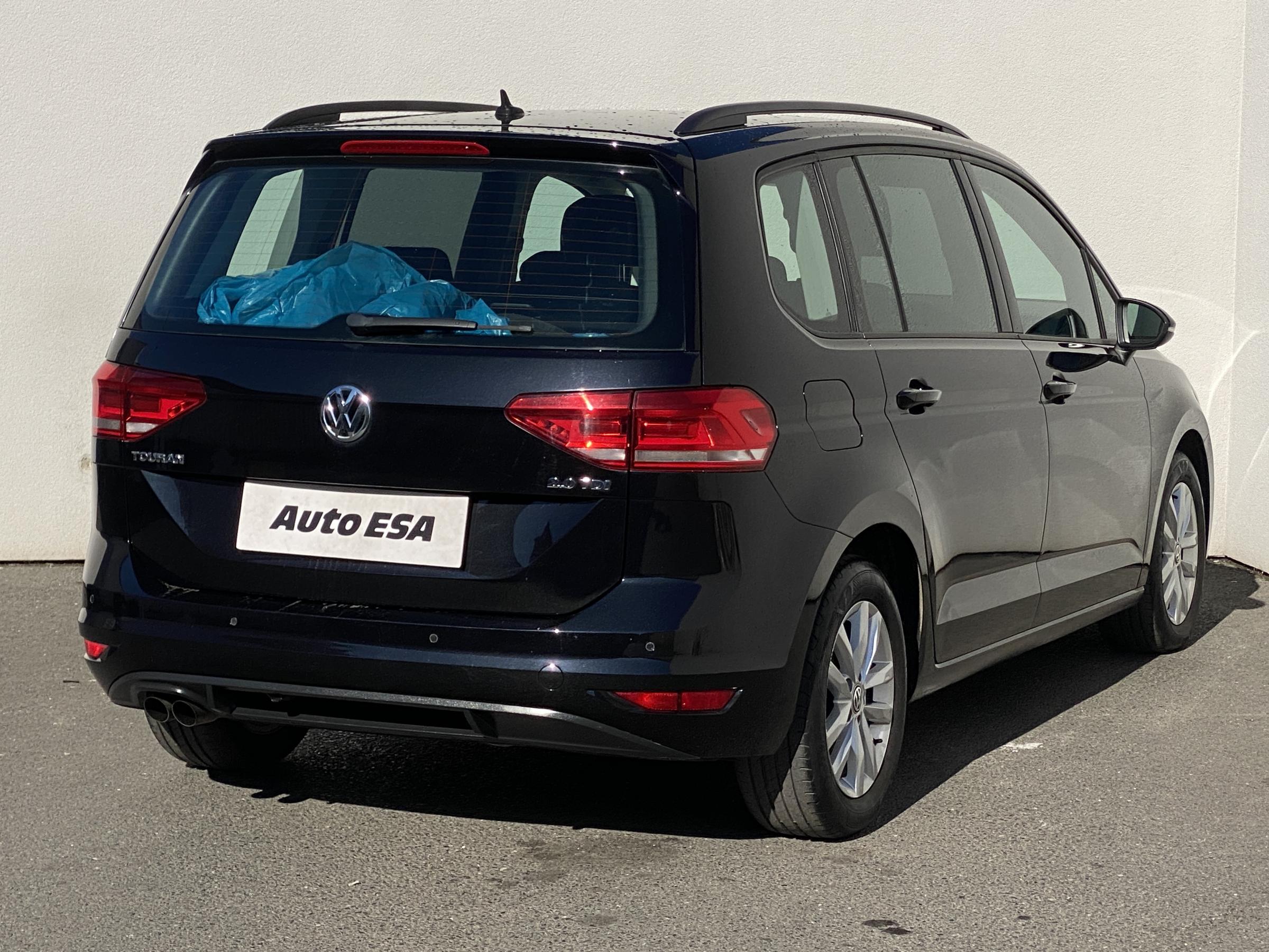 Volkswagen Touran, 2016 - pohled č. 4