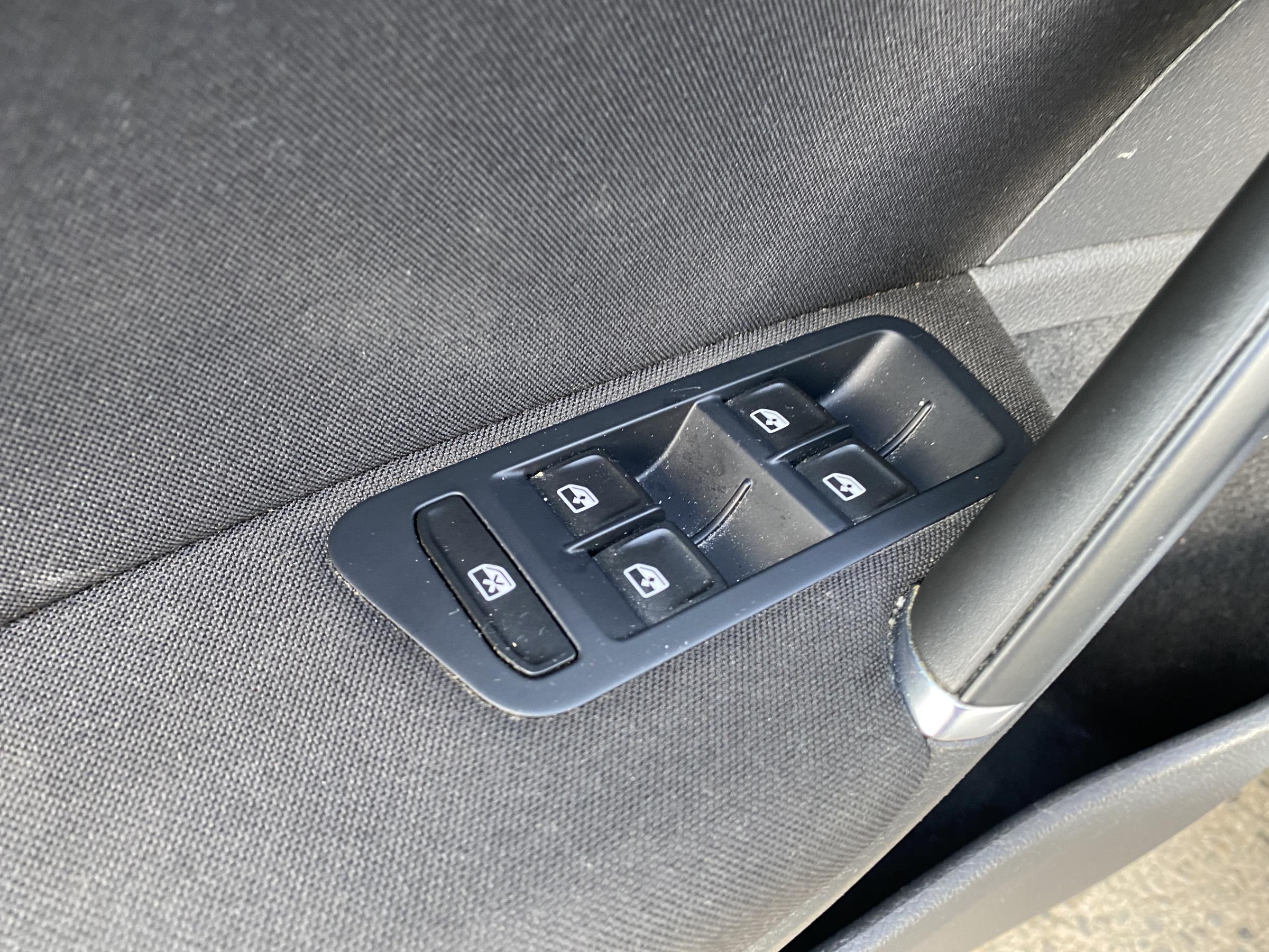 Volkswagen Golf, 2016 - pohled č. 14