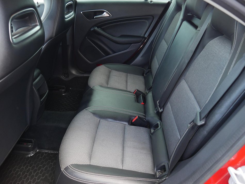 Mercedes-Benz CLA 2.2CDi  200