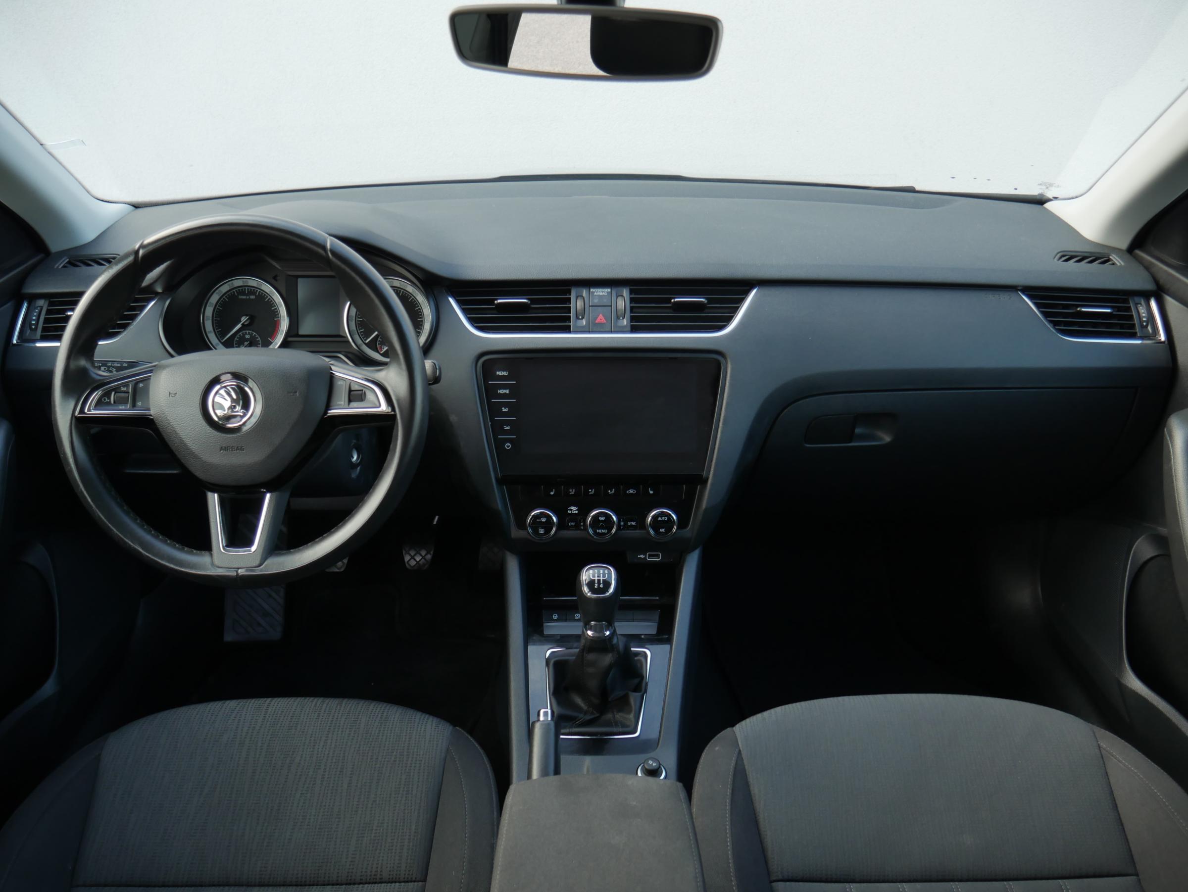 Škoda Octavia III, 2019 - pohled č. 8