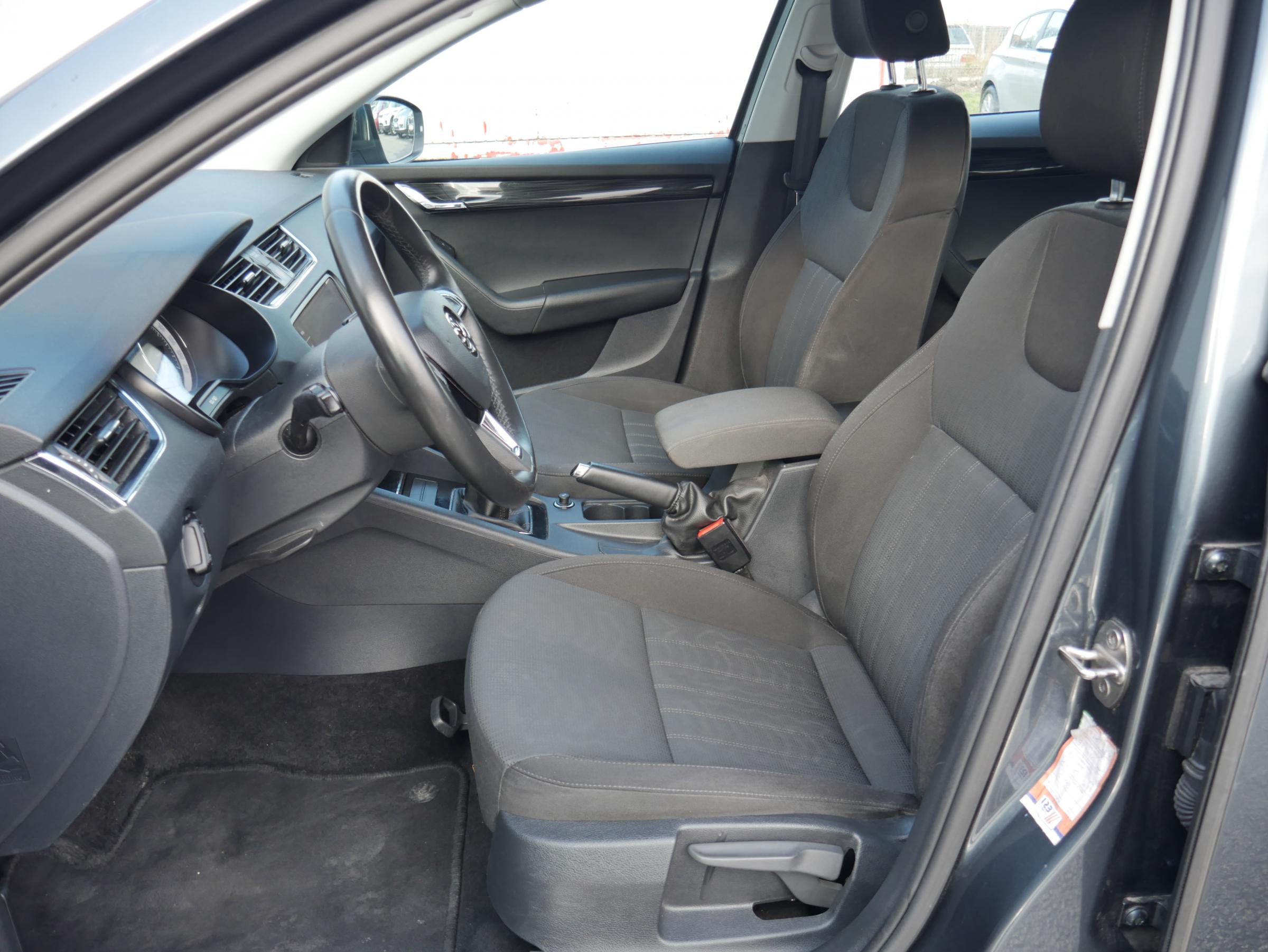 Škoda Octavia III, 2019 - pohled č. 9