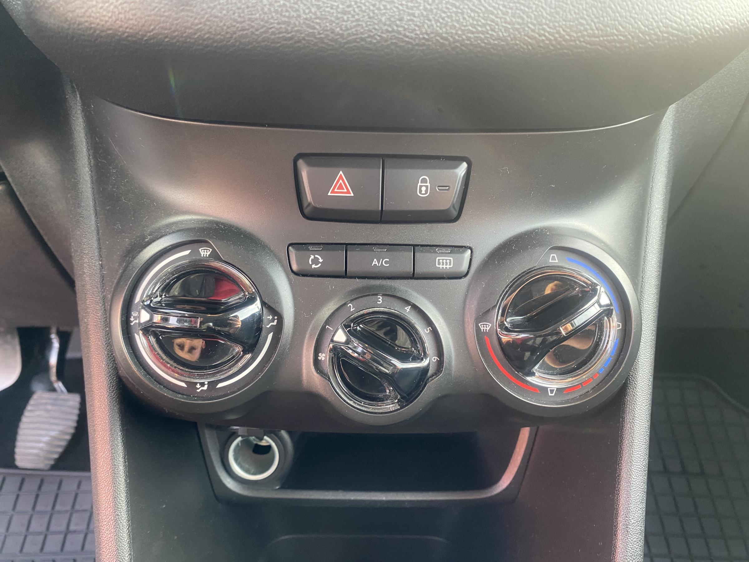 Peugeot 208, 2014 - pohled č. 14