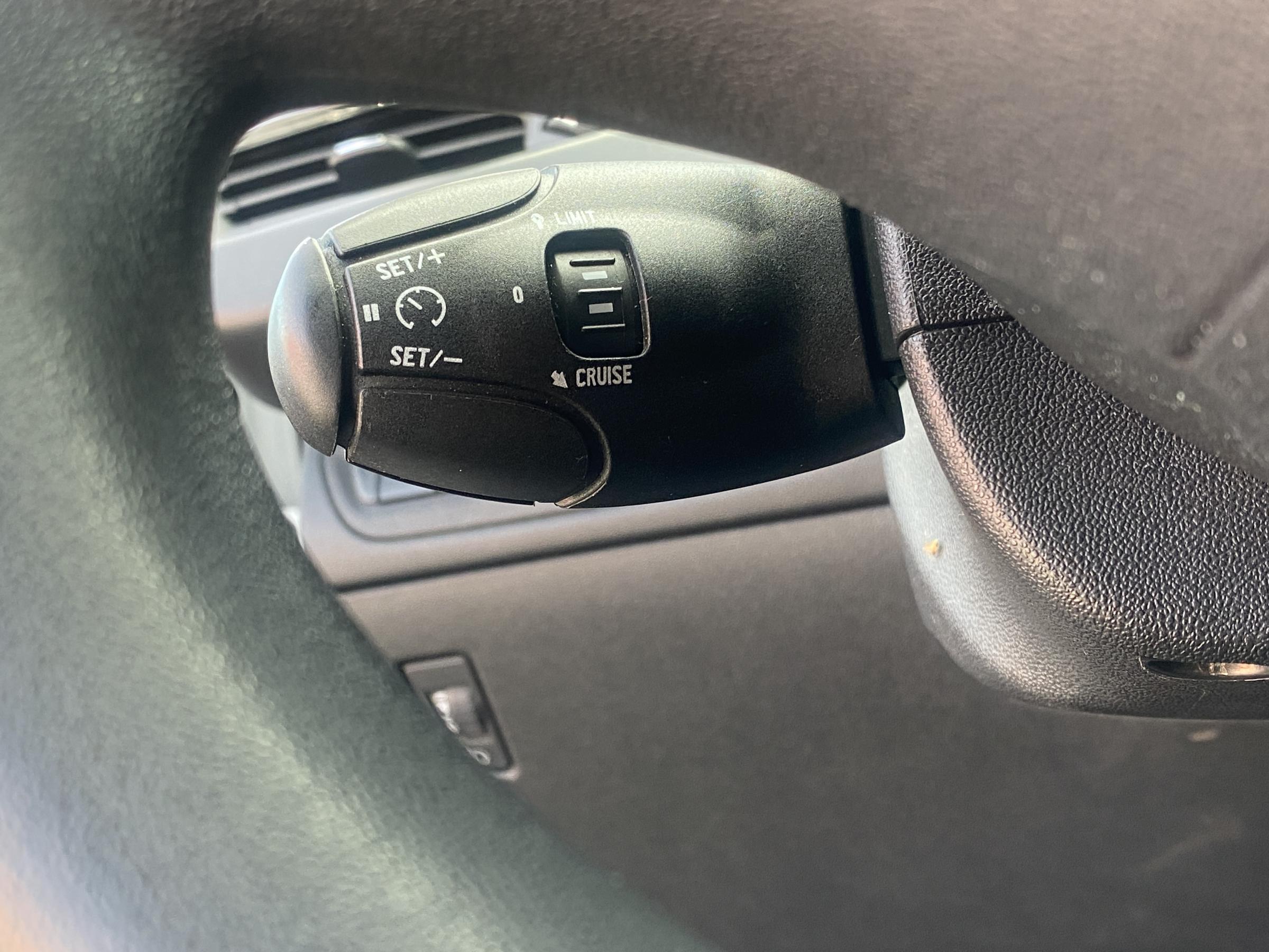 Peugeot 208, 2014 - pohled č. 16