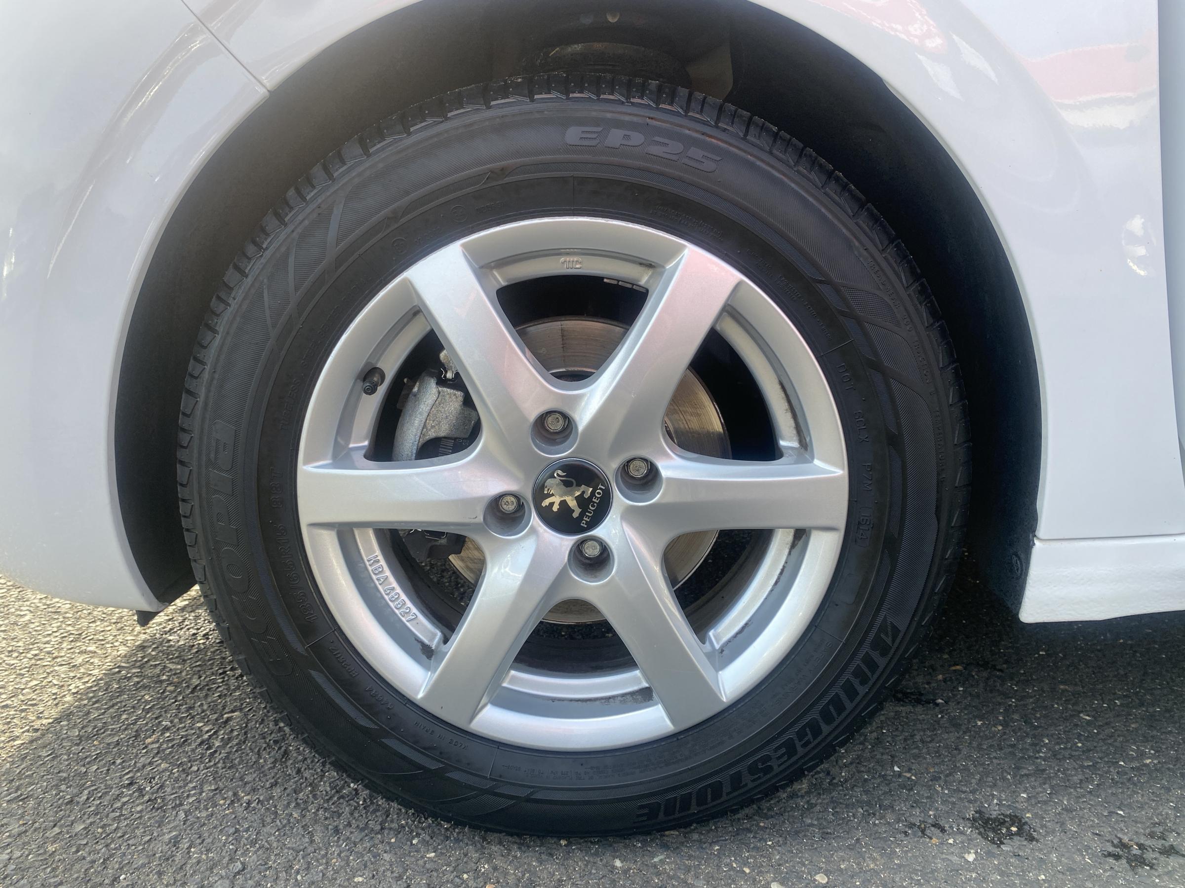 Peugeot 208, 2014 - pohled č. 19