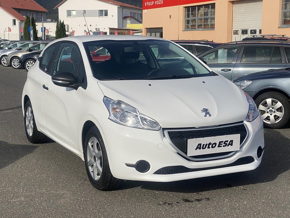 Peugeot 208 1.0i 