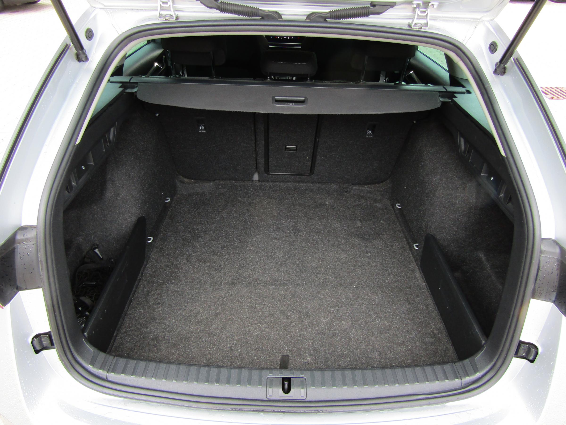 Škoda Octavia IV, 2021 - pohled č. 7