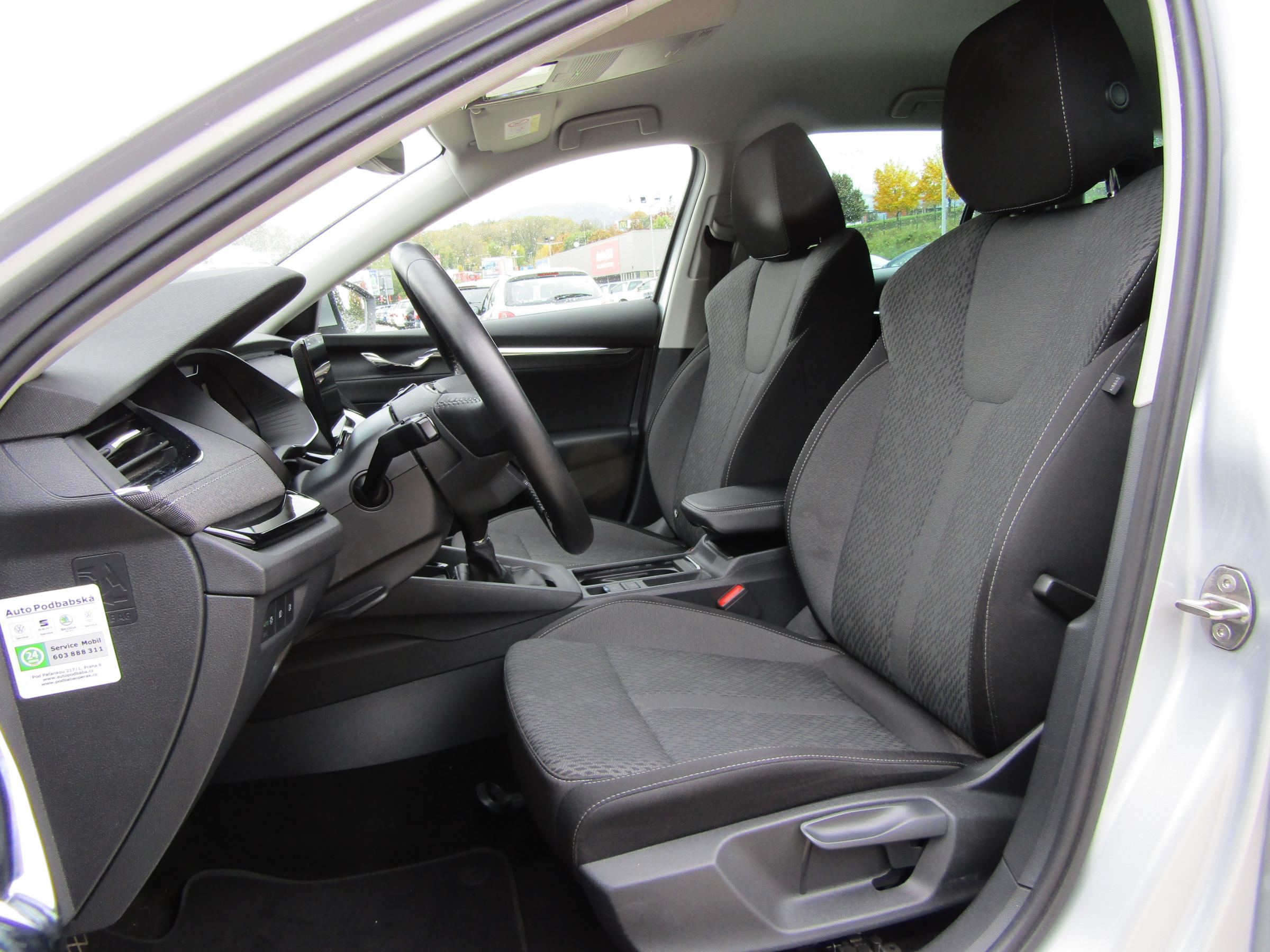 Škoda Octavia IV, 2021 - pohled č. 9