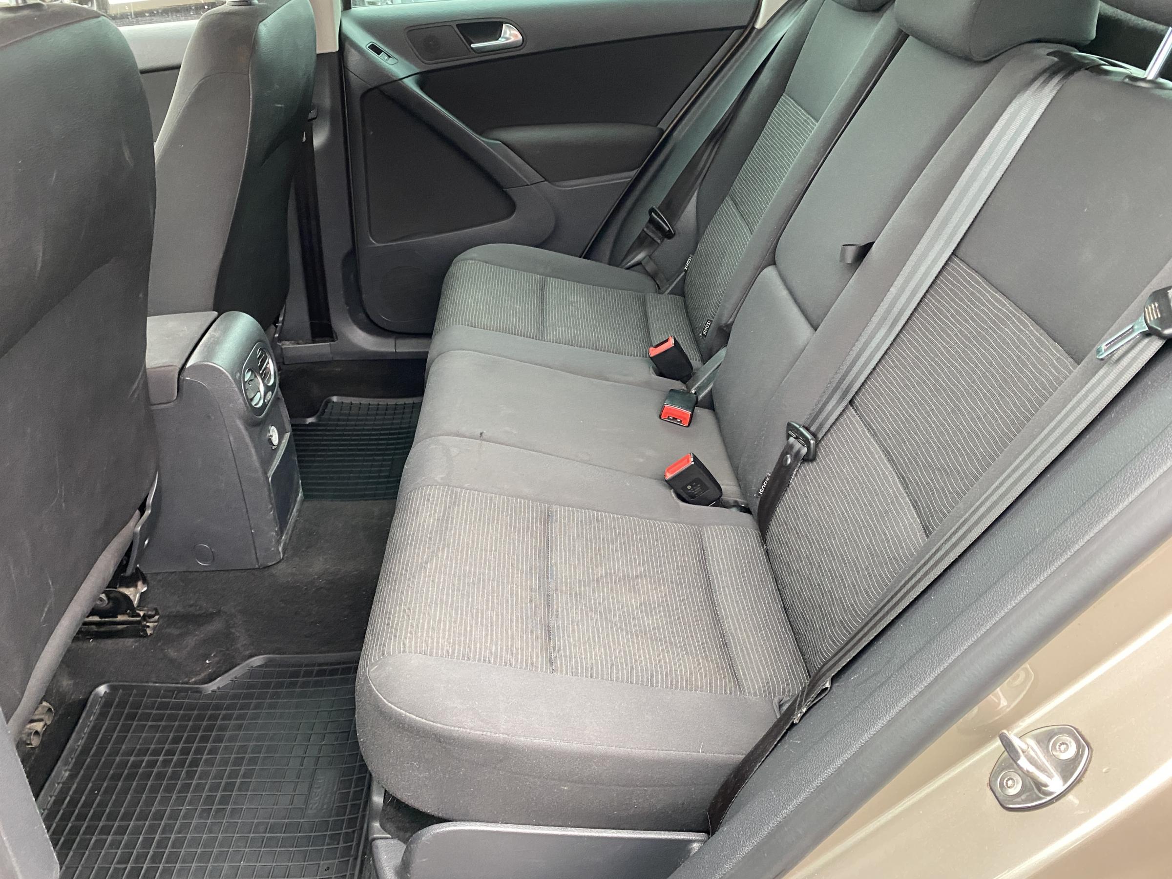 Volkswagen Tiguan, 2012 - pohled č. 10