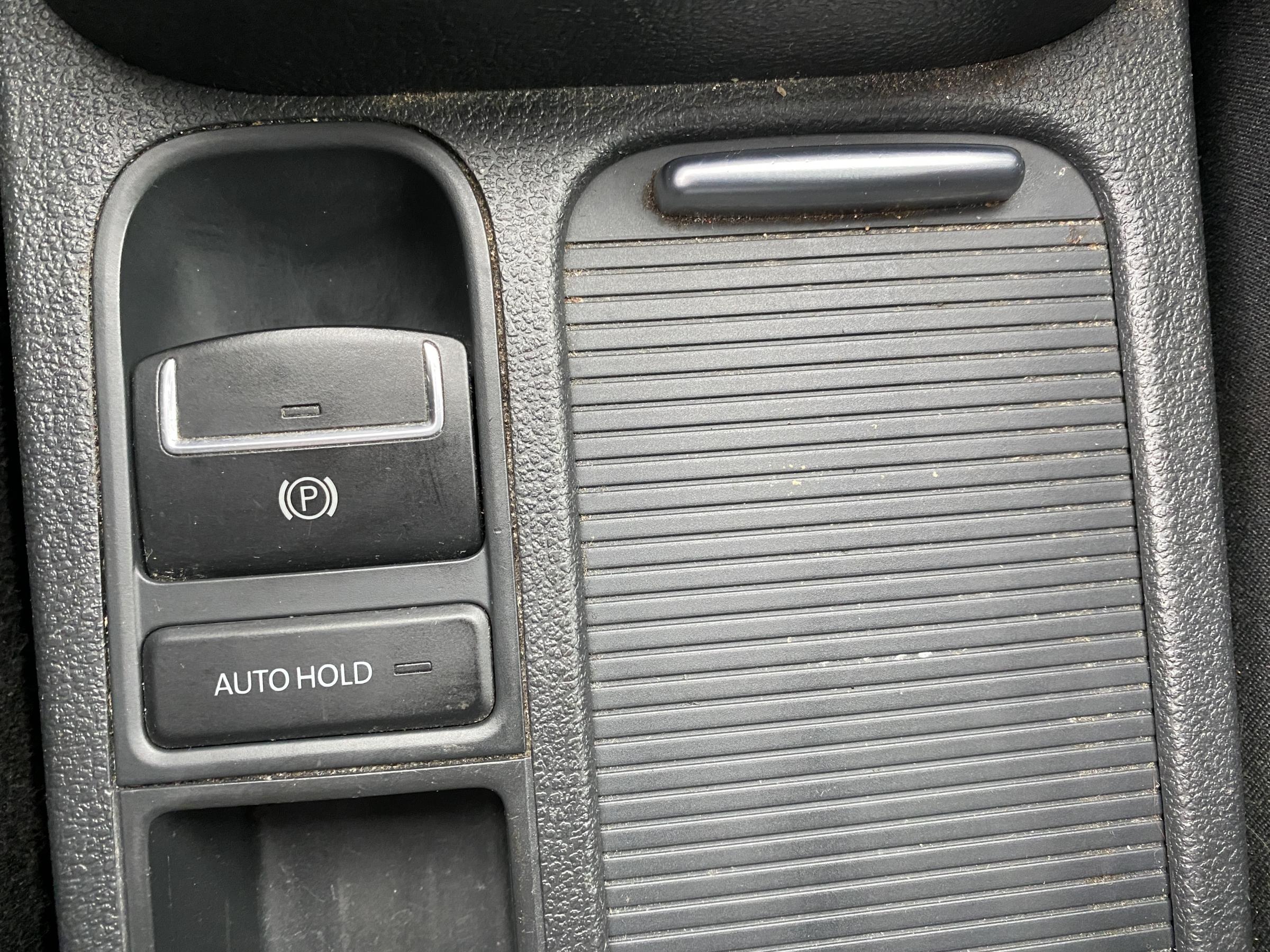 Volkswagen Tiguan, 2012 - pohled č. 16