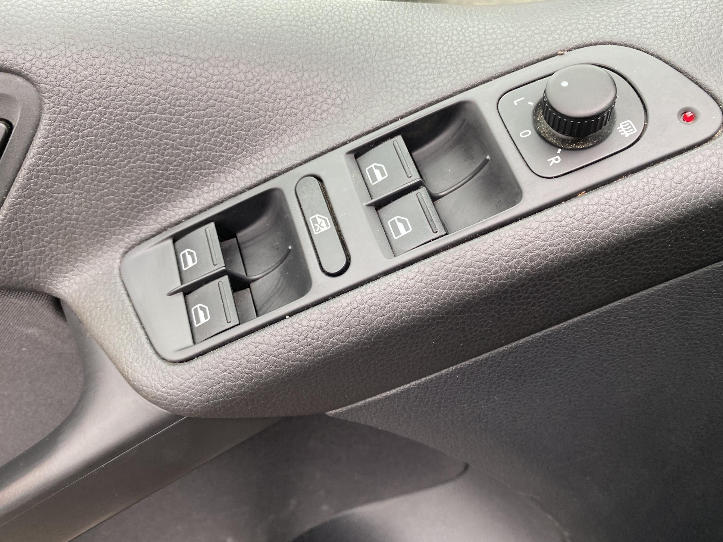 Volkswagen Tiguan, 2012 - pohled č. 17