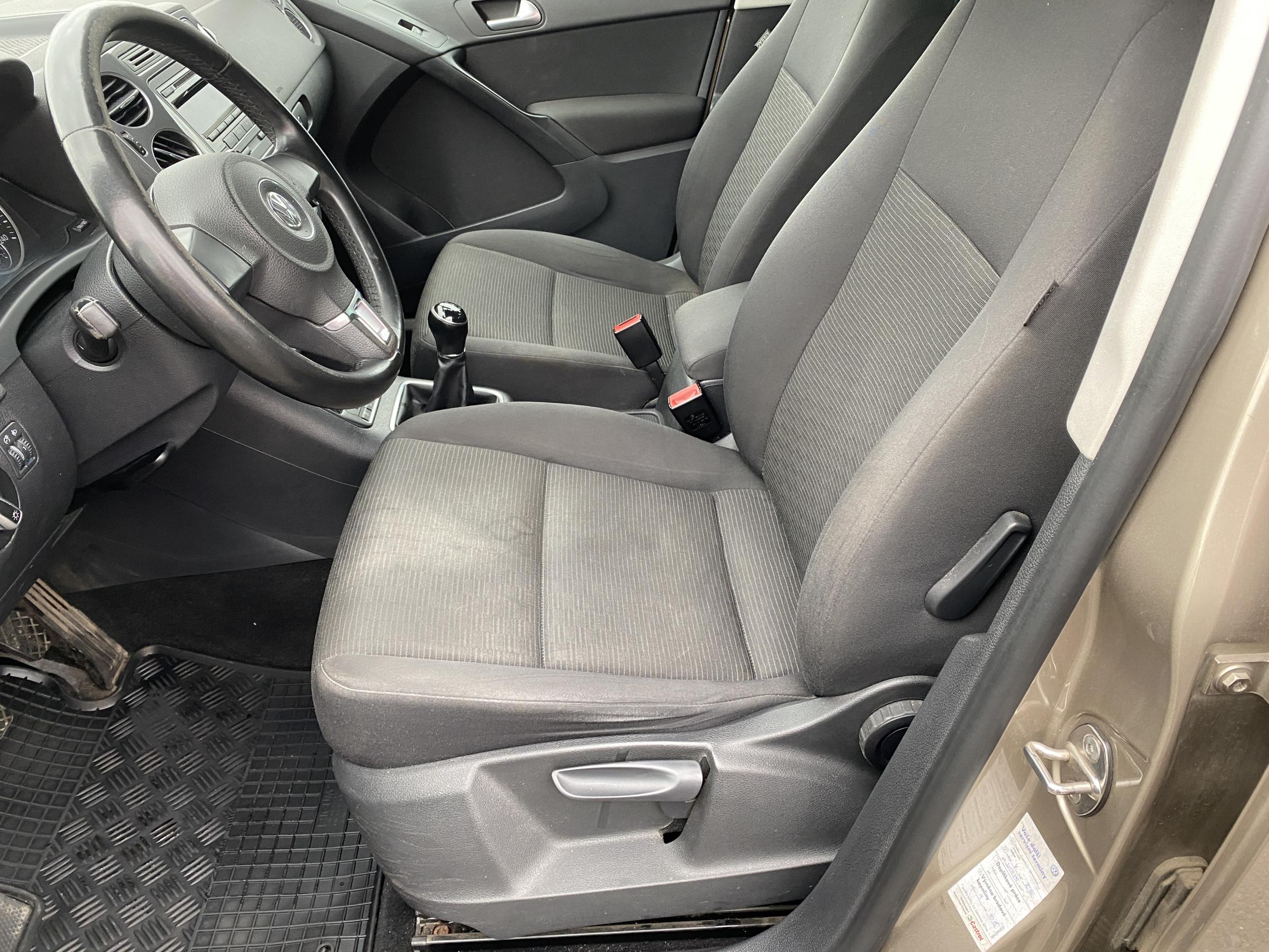 Volkswagen Tiguan, 2012 - pohled č. 9