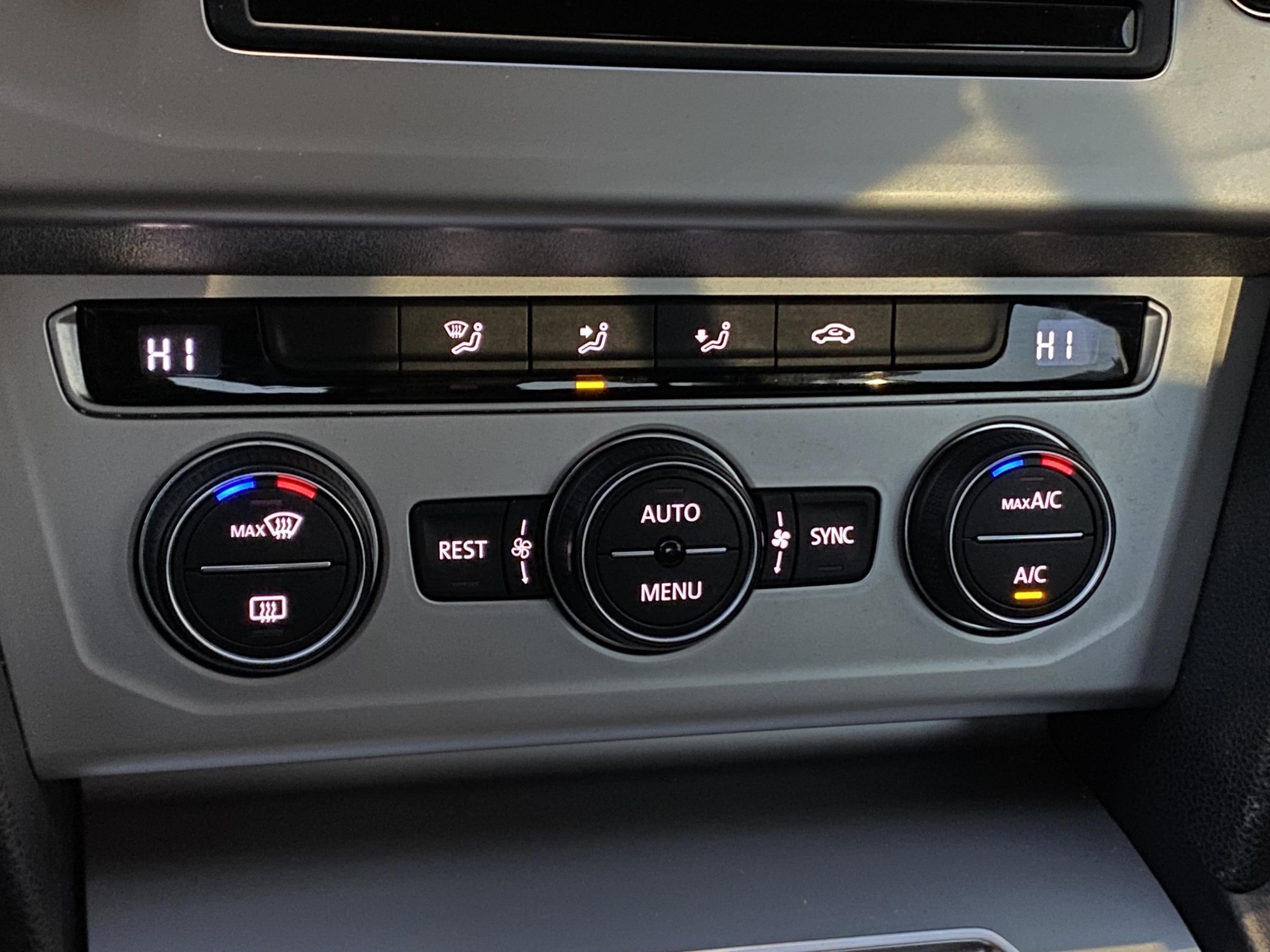 Volkswagen Passat, 2016 - pohled č. 15