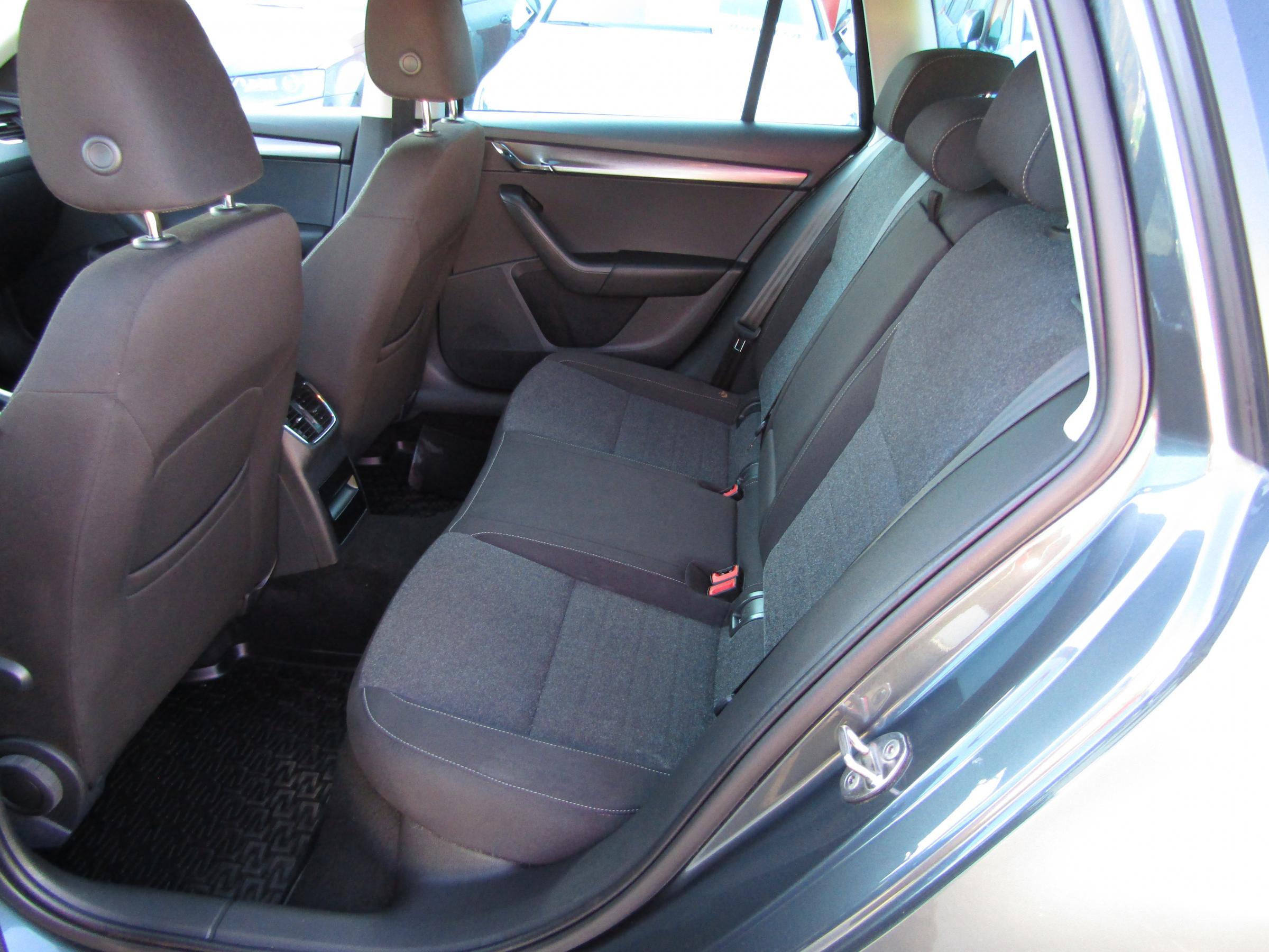 Škoda Octavia III, 2020 - pohled č. 10