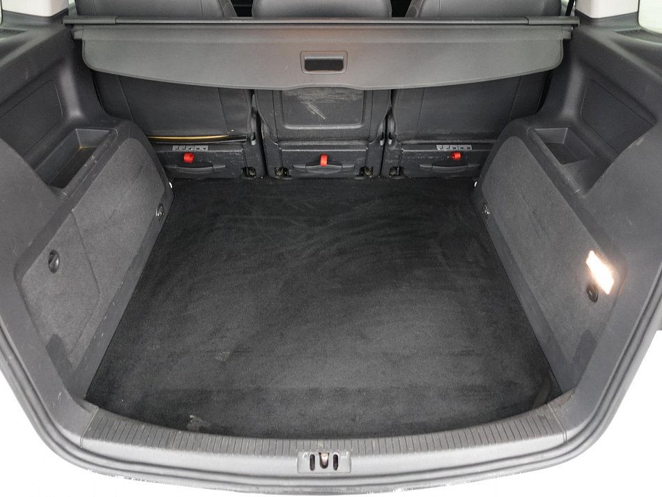 Volkswagen Touran 2.0TDi 