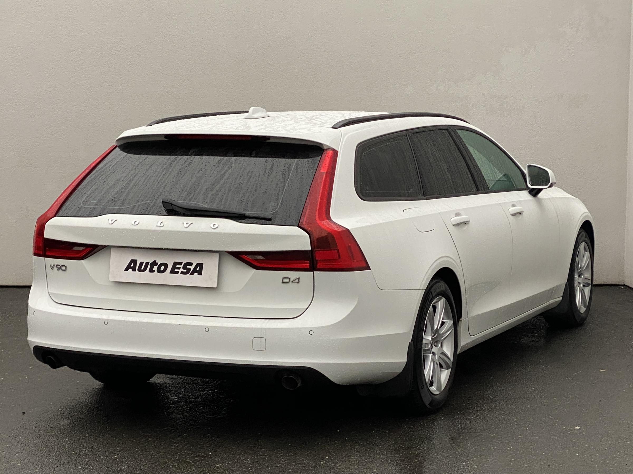 Volvo V90, 2018 - pohled č. 4