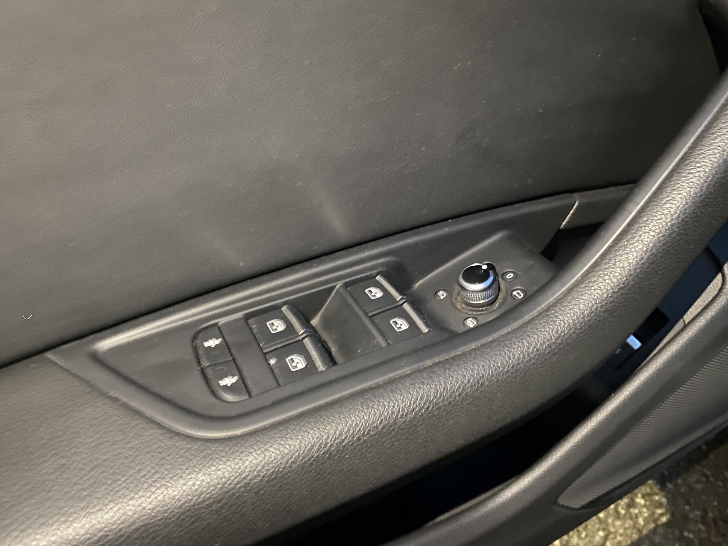 Audi A4, 2018 - pohled č. 13