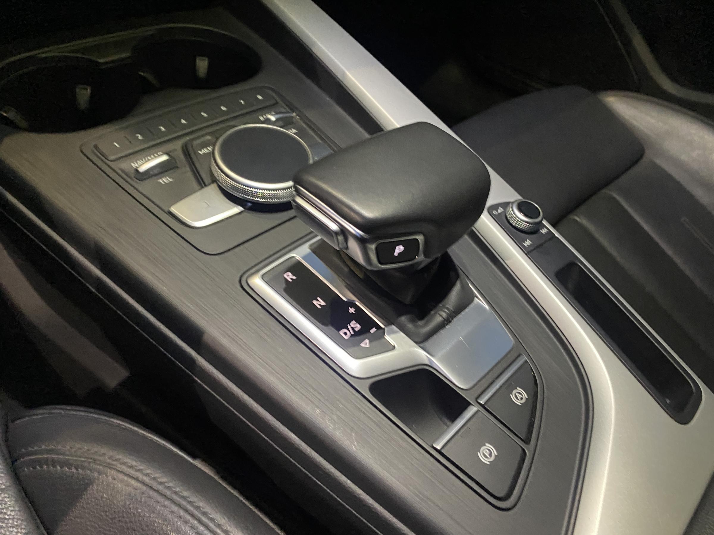 Audi A4, 2018 - pohled č. 16