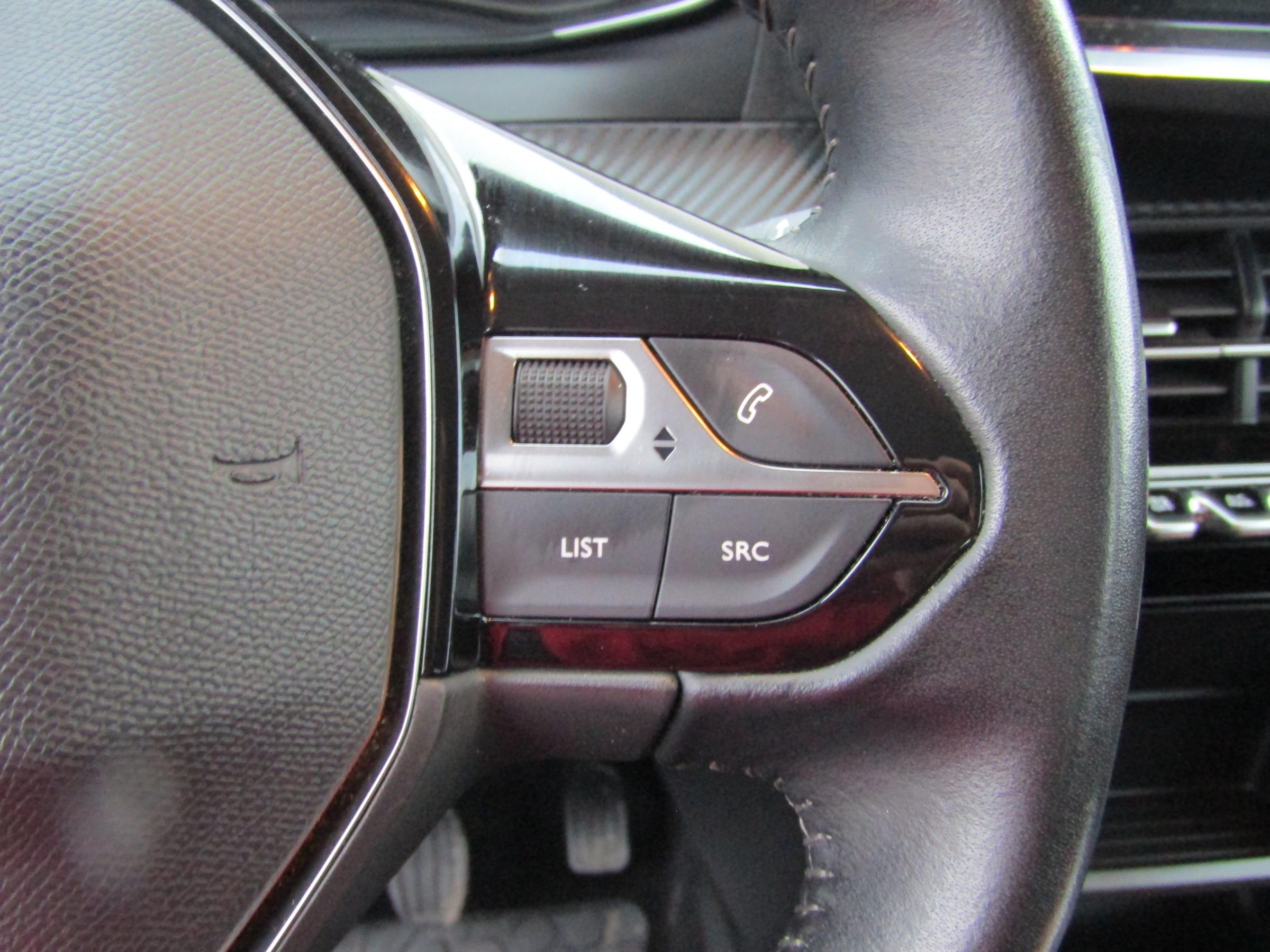 Peugeot 2008, 2020 - pohled č. 17