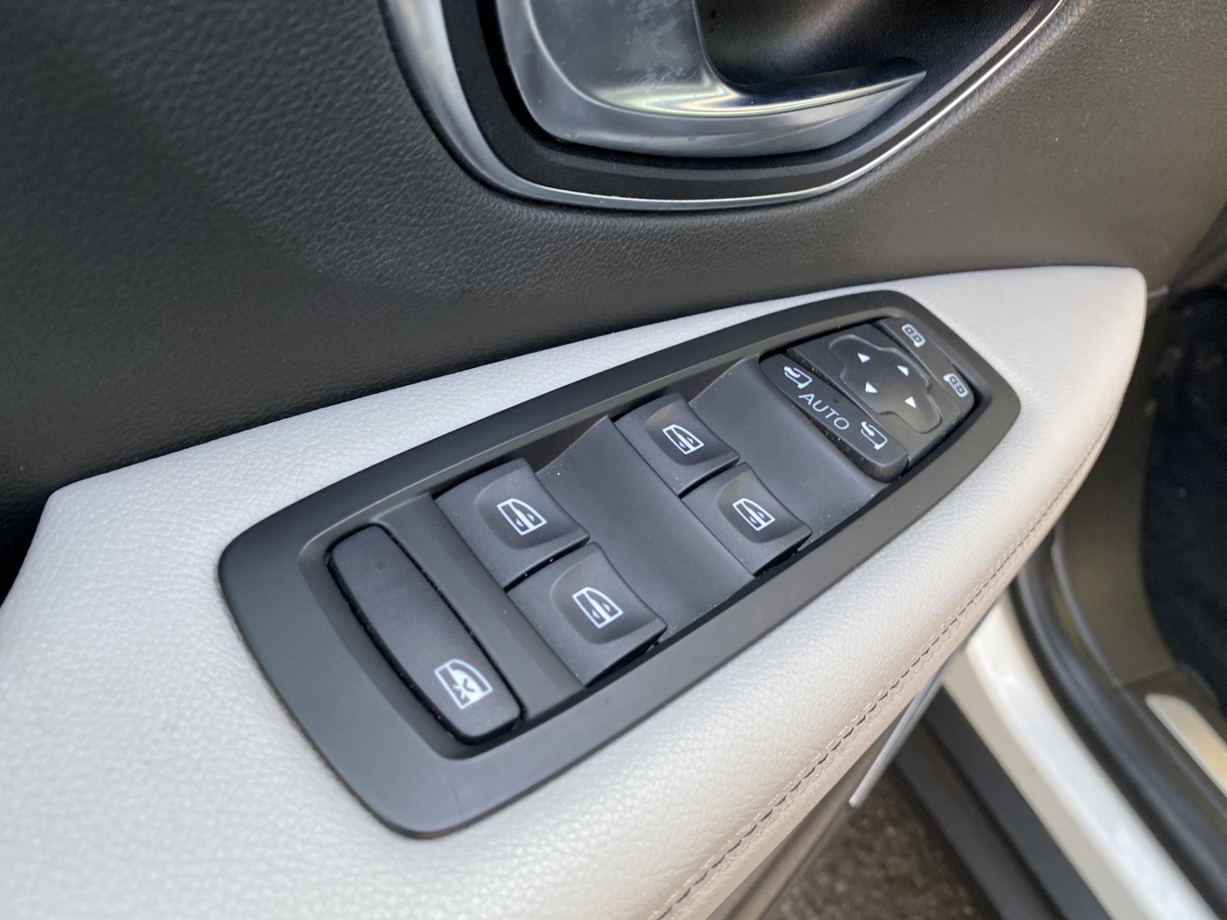 Renault Scénic, 2016 - pohled č. 13