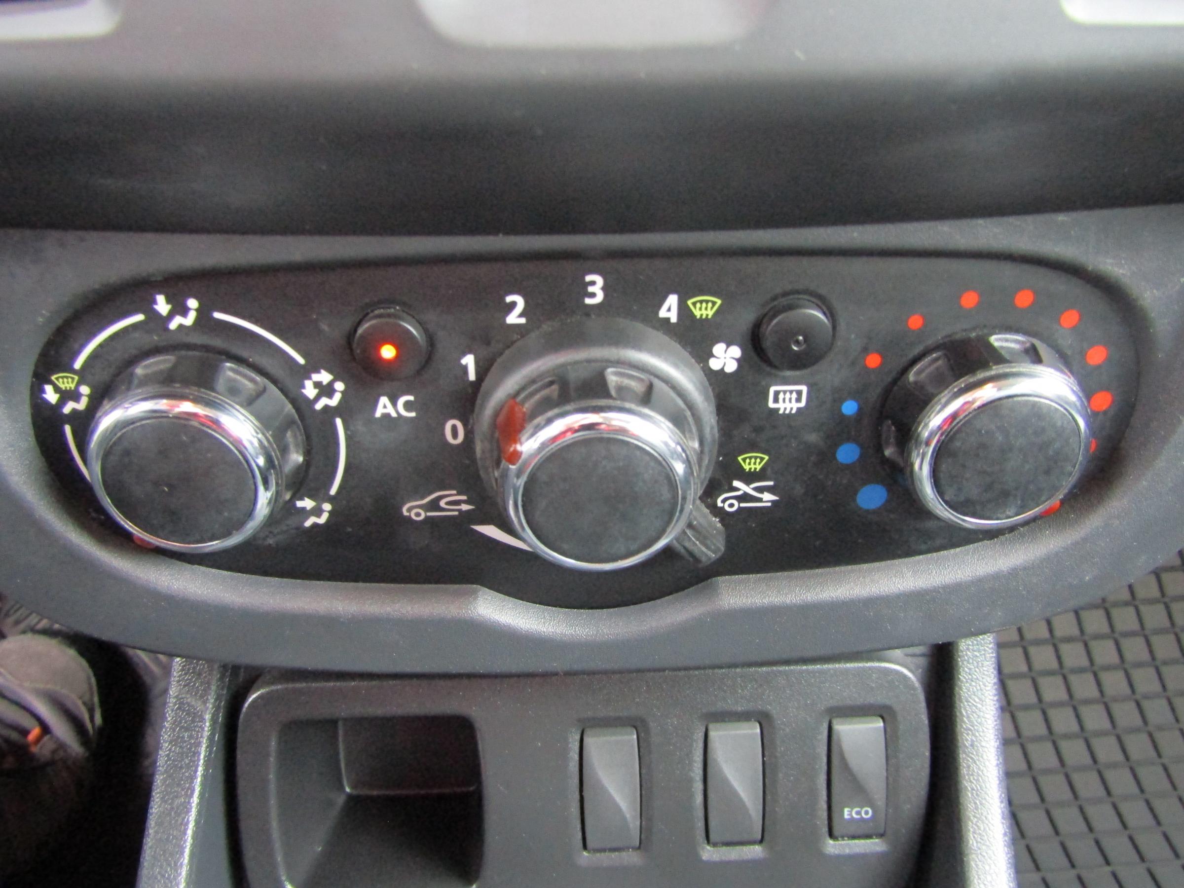 Dacia Duster, 2014 - pohled č. 12