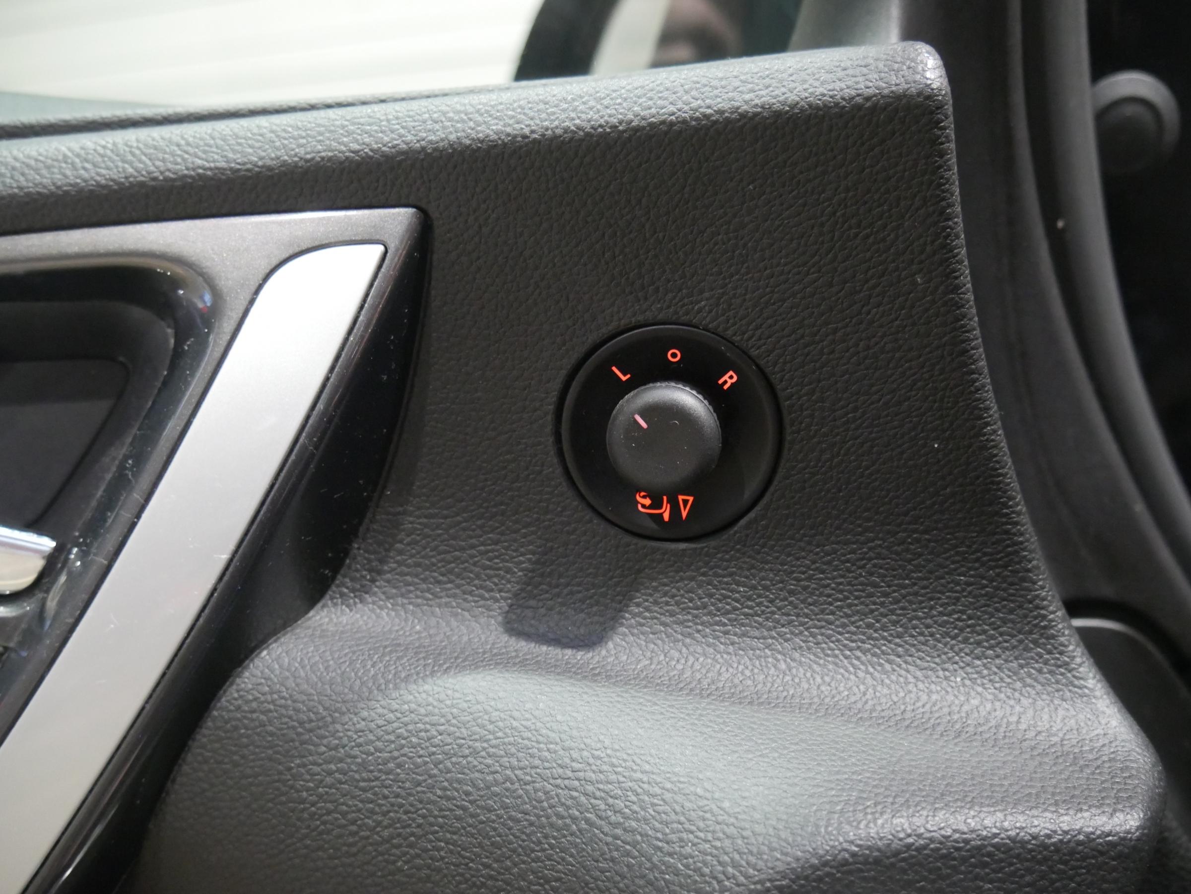 Opel Astra, 2012 - pohled č. 12