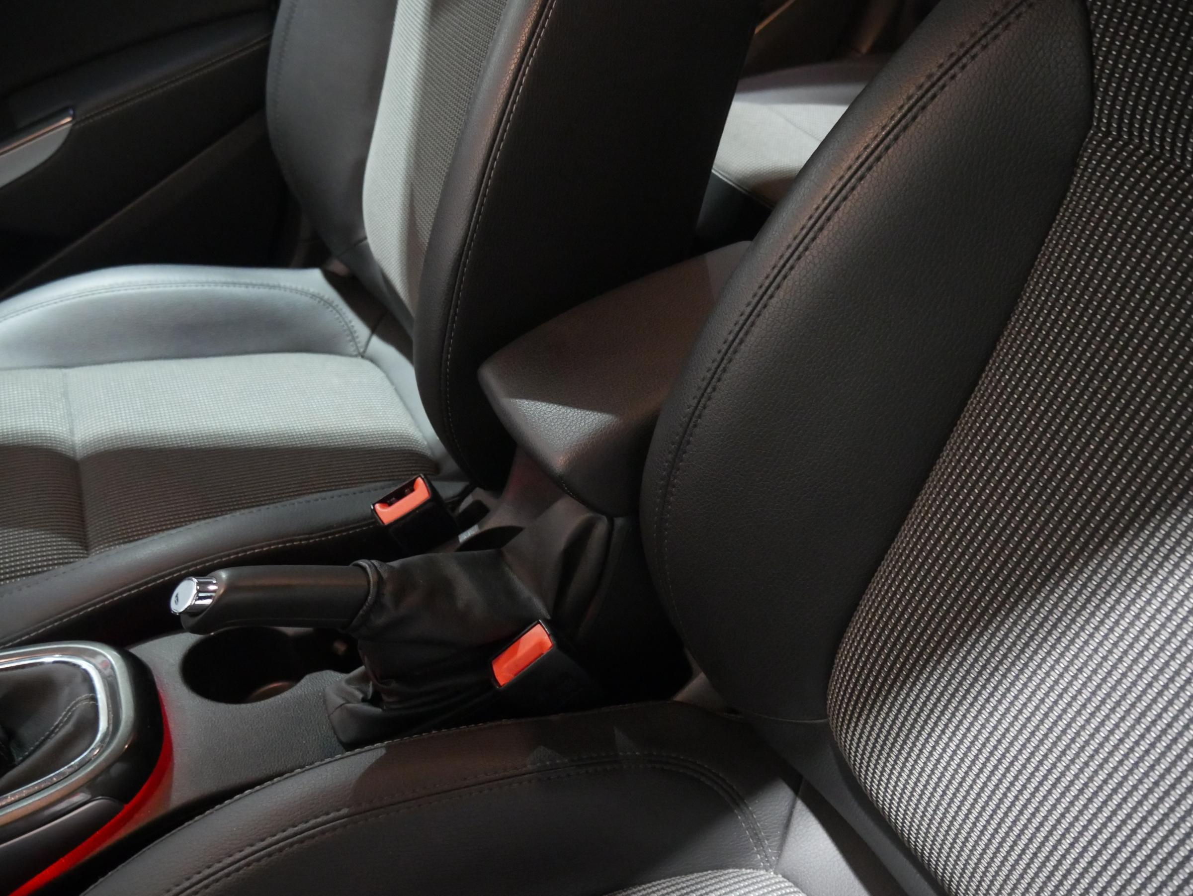 Opel Astra, 2012 - pohled č. 17