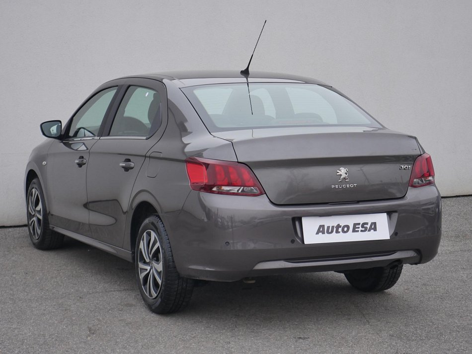 Peugeot 301 1.6 VTi Allure