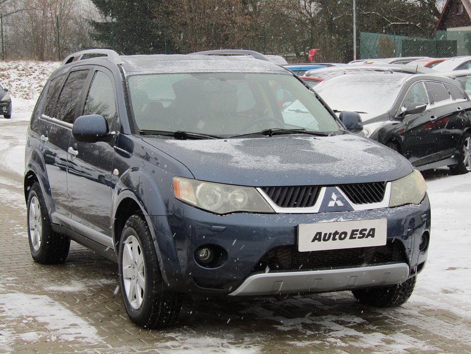 Mitsubishi Outlander 2.0 D  4x4, 7míst