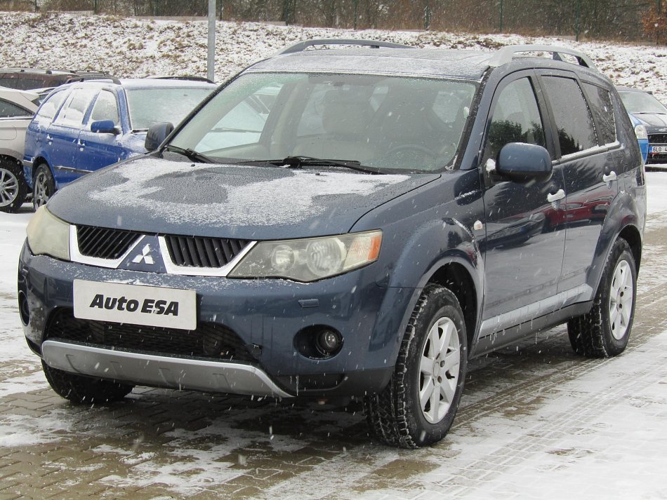 Mitsubishi Outlander 2.0 D  4x4, 7míst