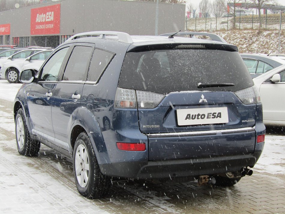 Mitsubishi Outlander 2.0 D  4x4, 7míst