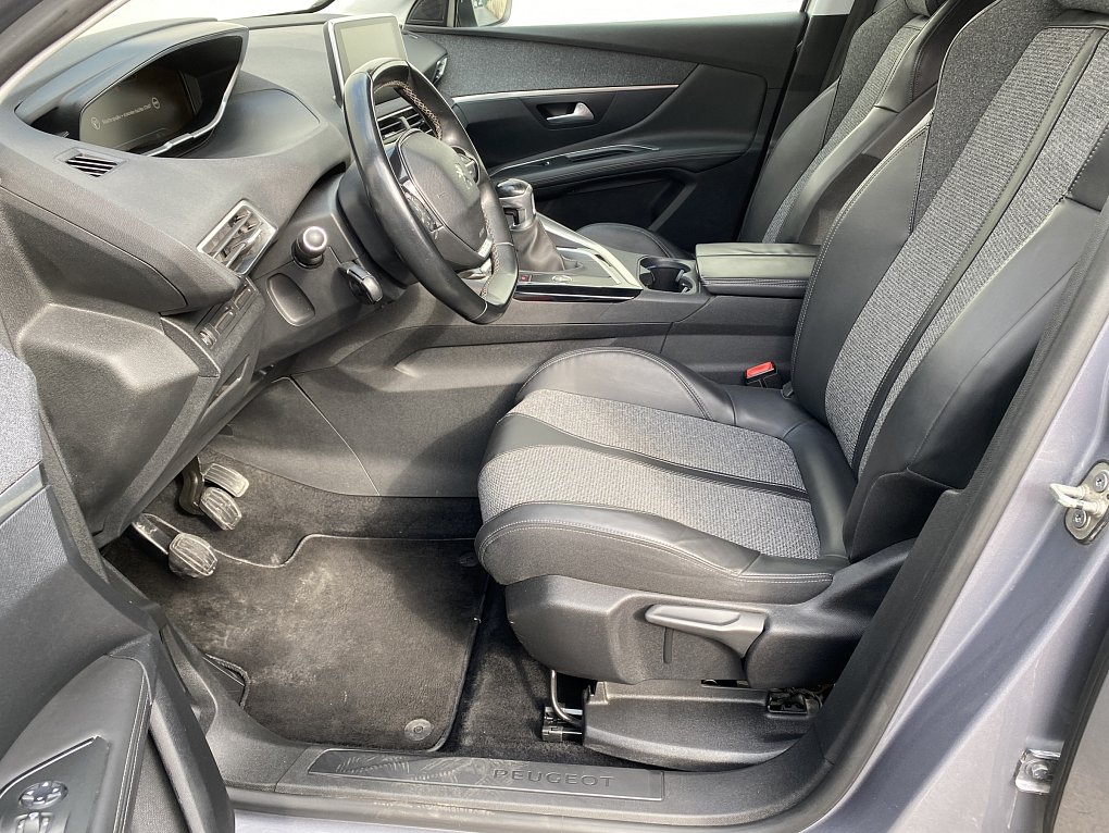 Peugeot 3008 1.2PT Allure