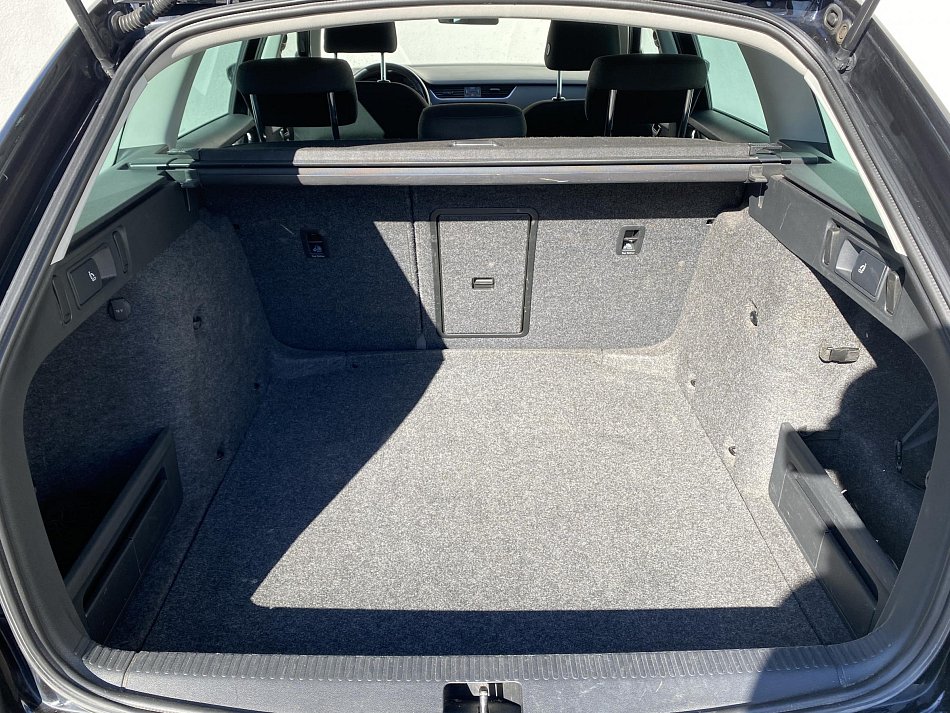 Škoda Octavia III 2.0TDi Elegance