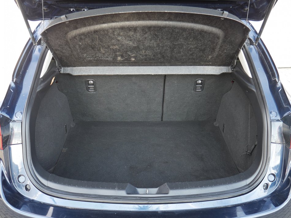 Mazda 3 2.0 i 