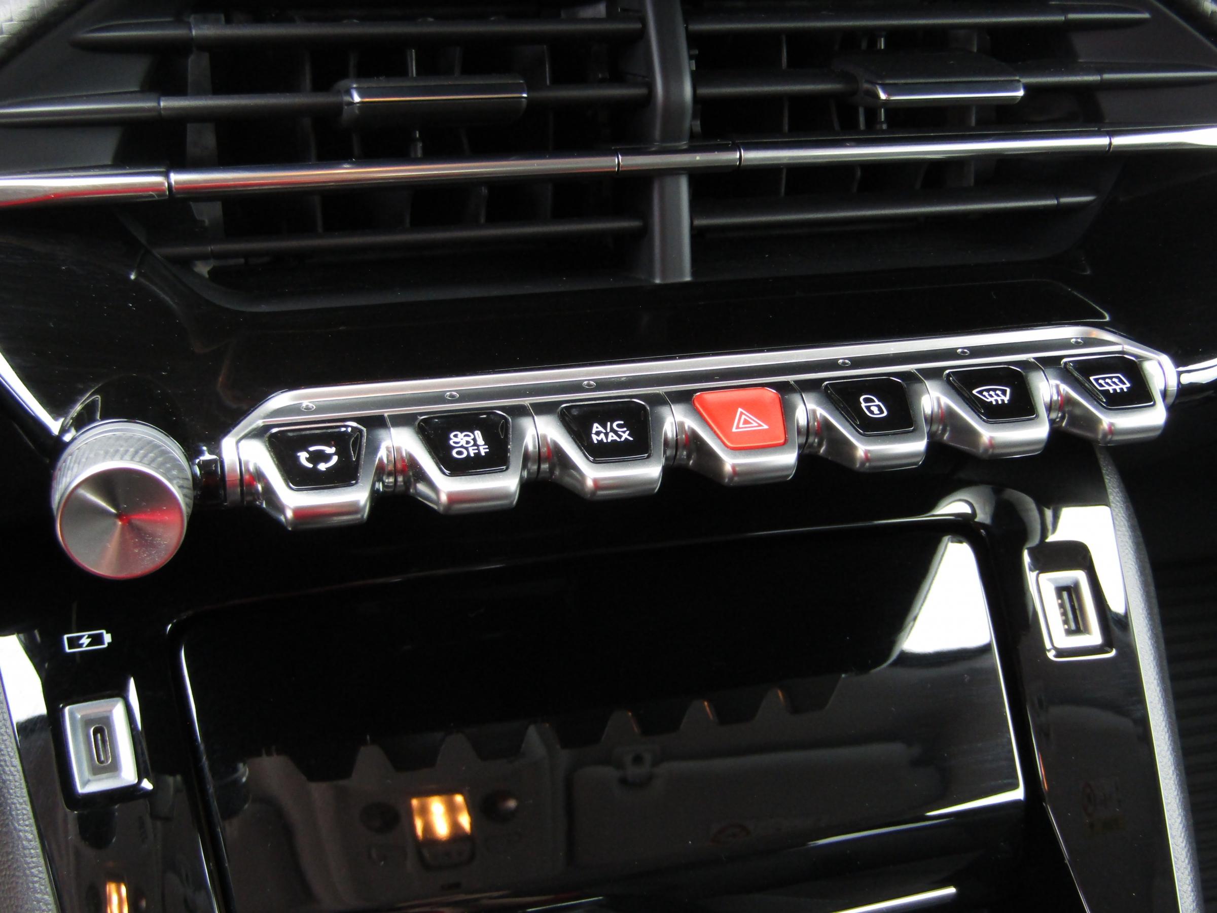 Peugeot 208, 2021 - pohled č. 16