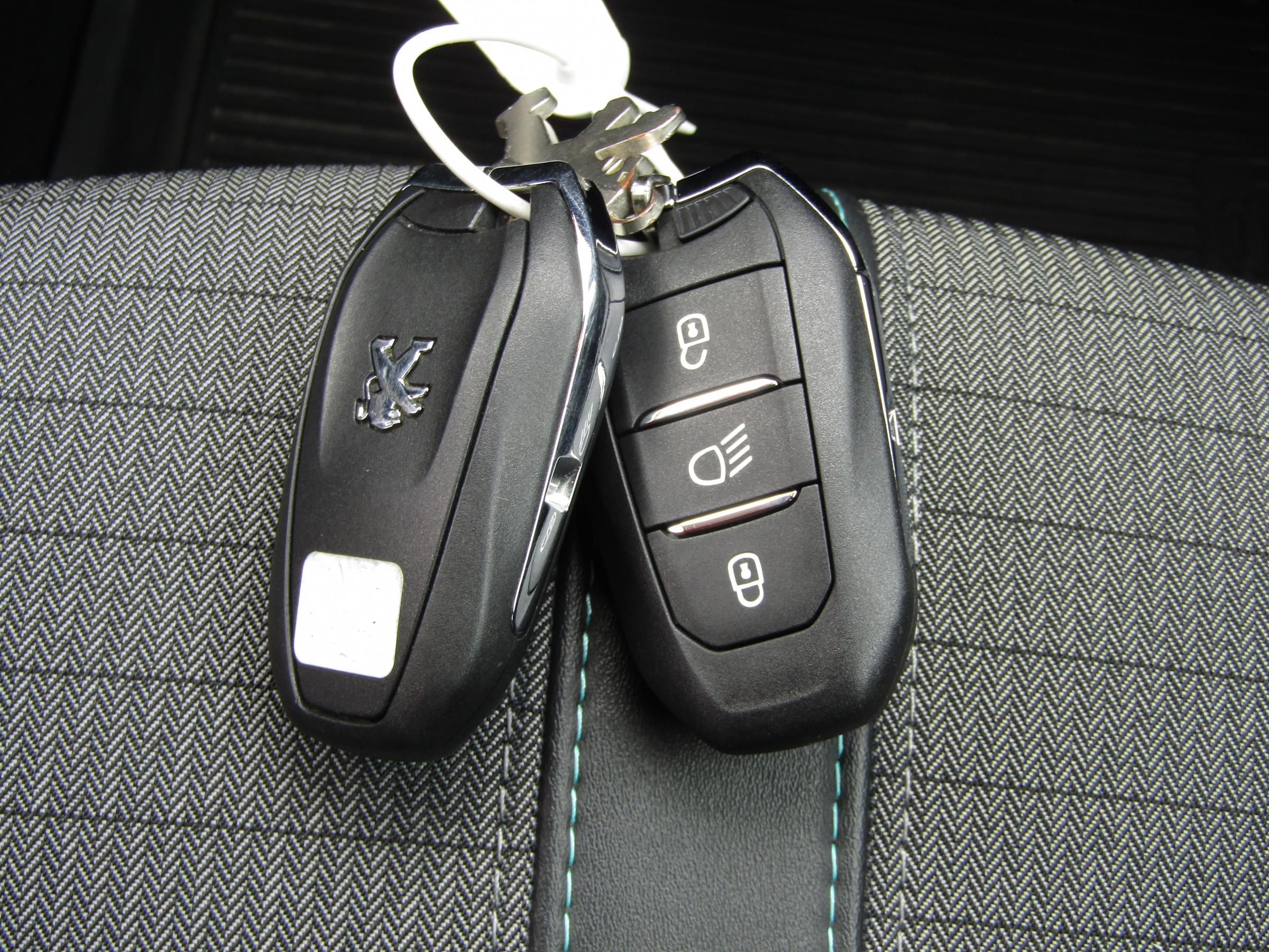 Peugeot 208, 2021 - pohled č. 22