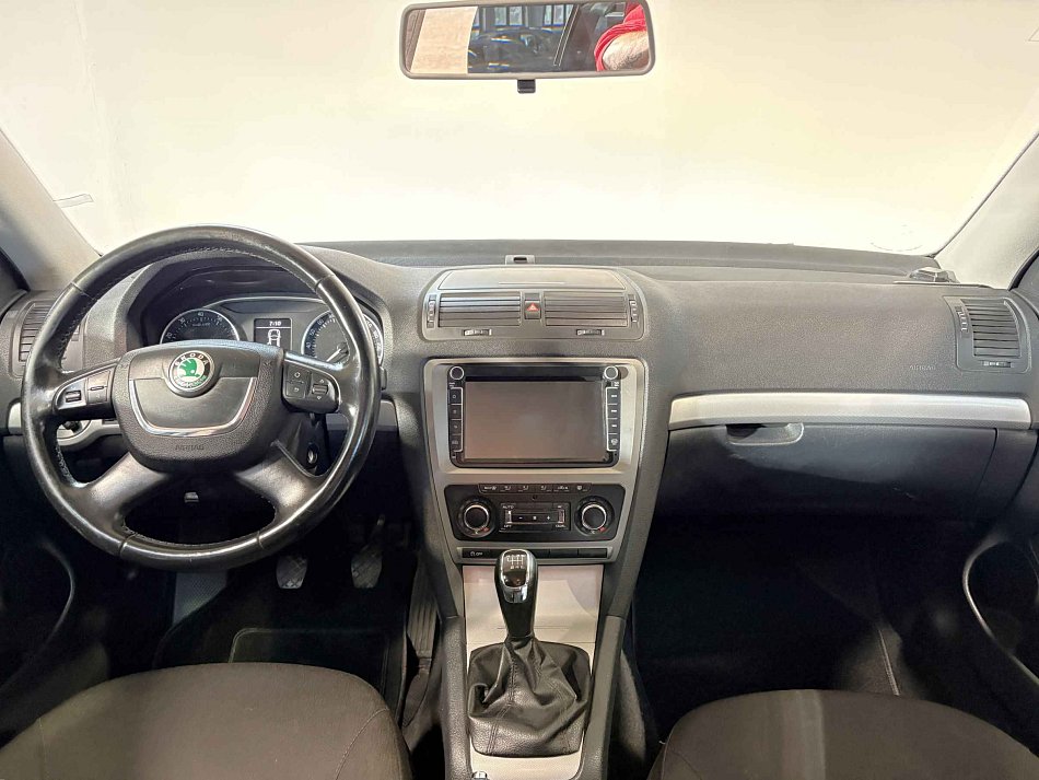 Škoda Octavia II 1.4 TSi Elegance