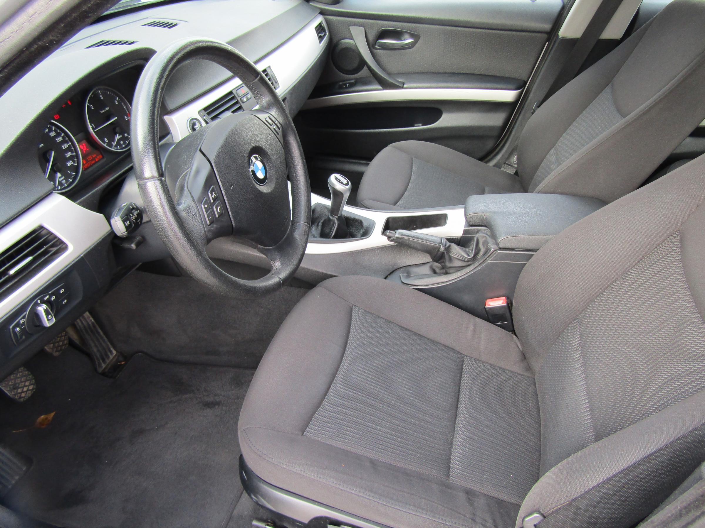 BMW Řada 3, 2009 - pohled č. 11