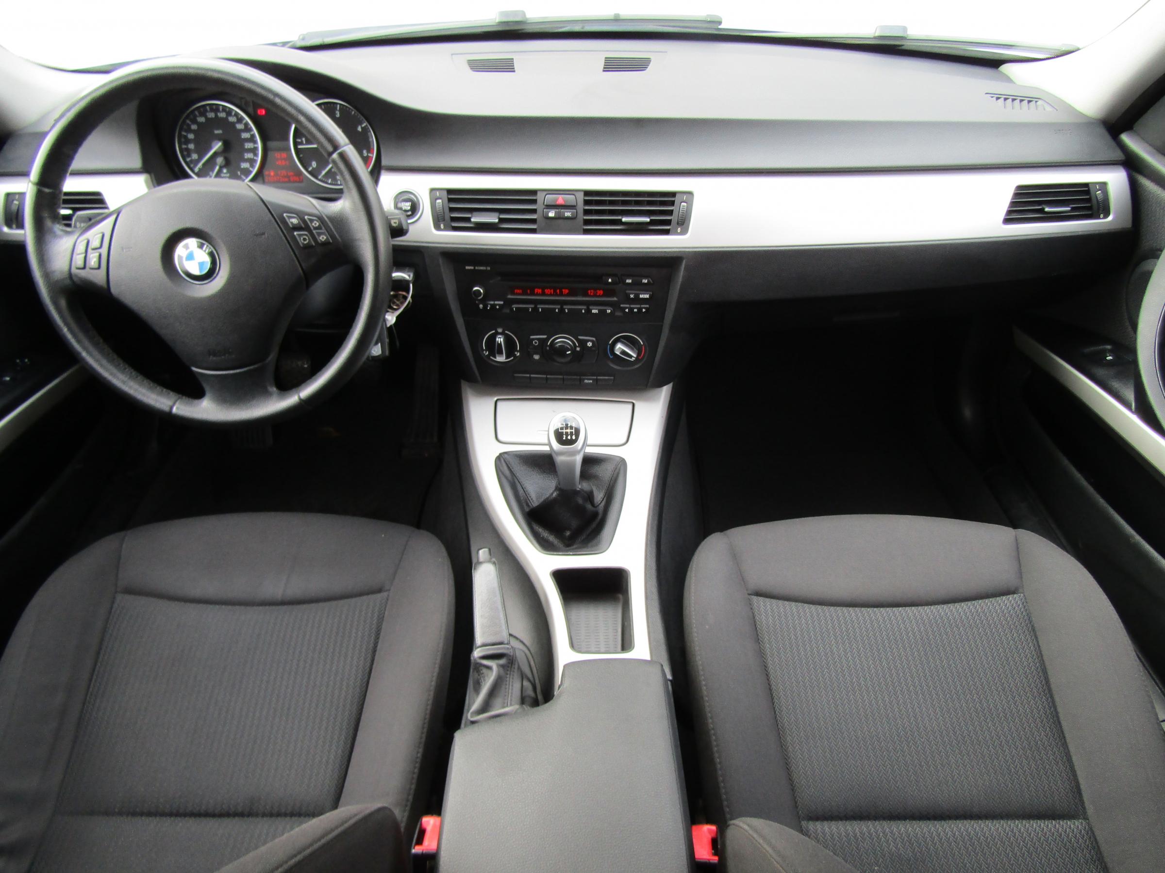 BMW Řada 3, 2009 - pohled č. 12