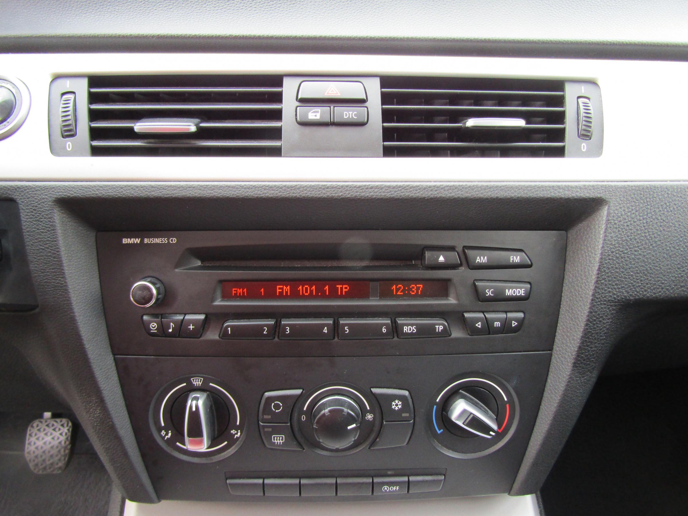 BMW Řada 3, 2009 - pohled č. 16