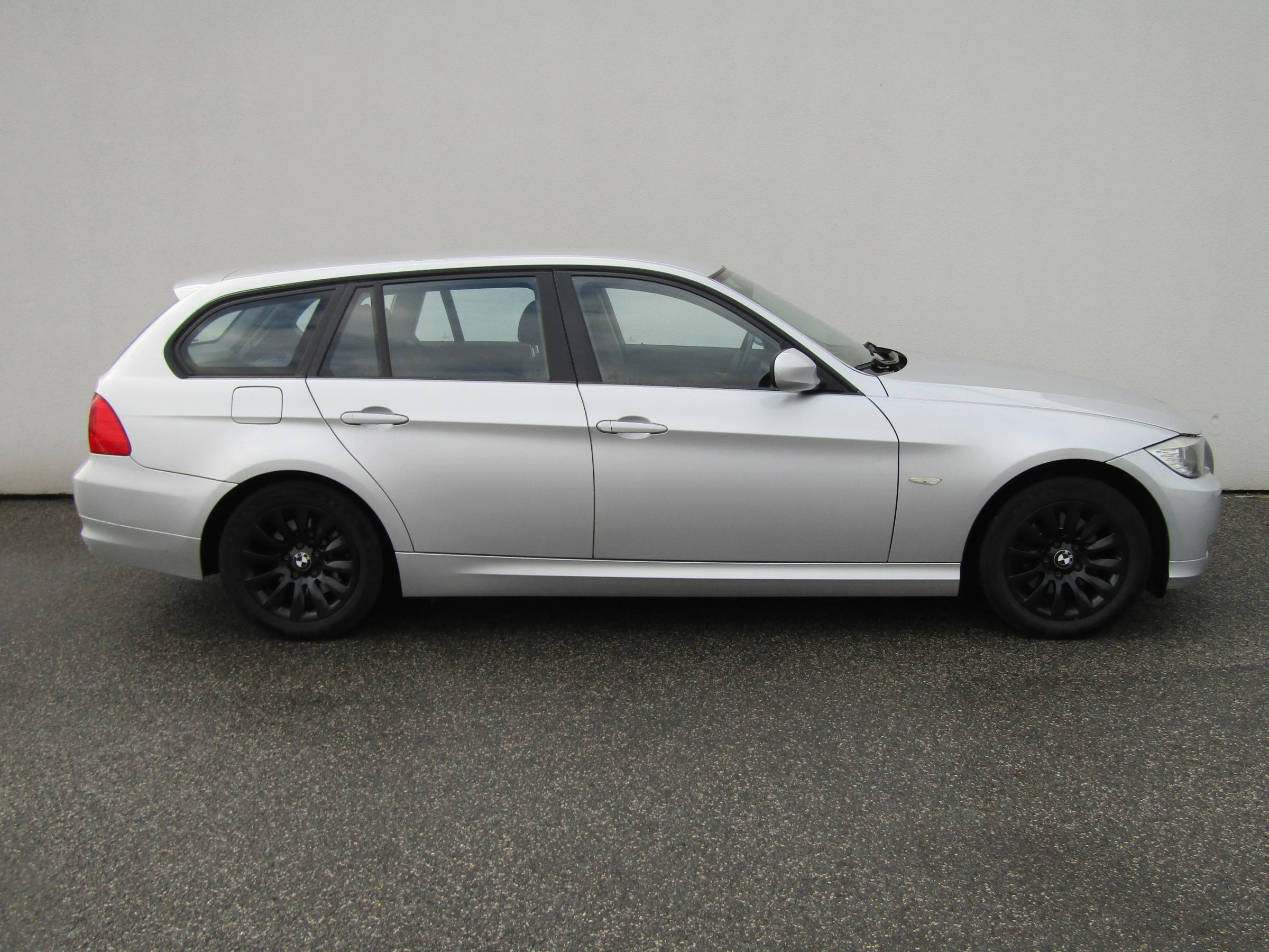 BMW Řada 3, 2009 - pohled č. 8