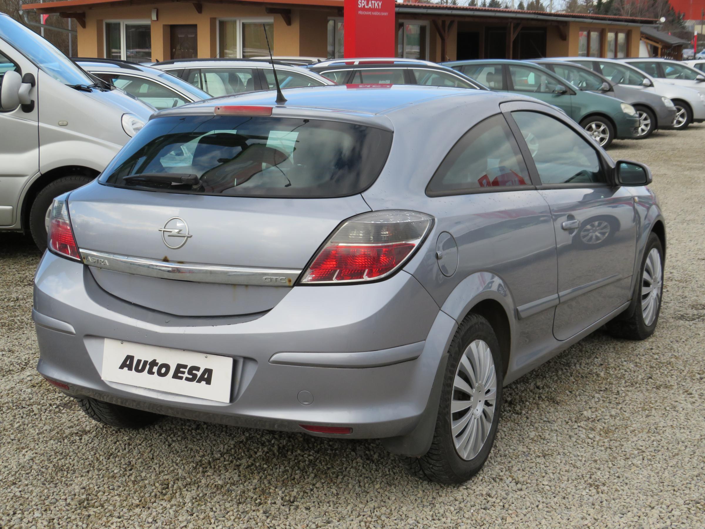 Opel Astra, 2006 - pohled č. 4