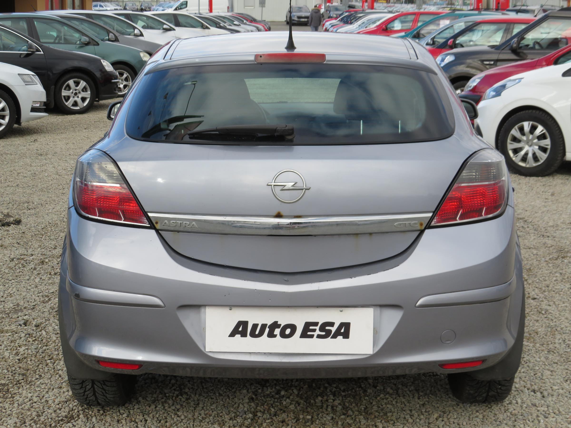 Opel Astra, 2006 - pohled č. 5