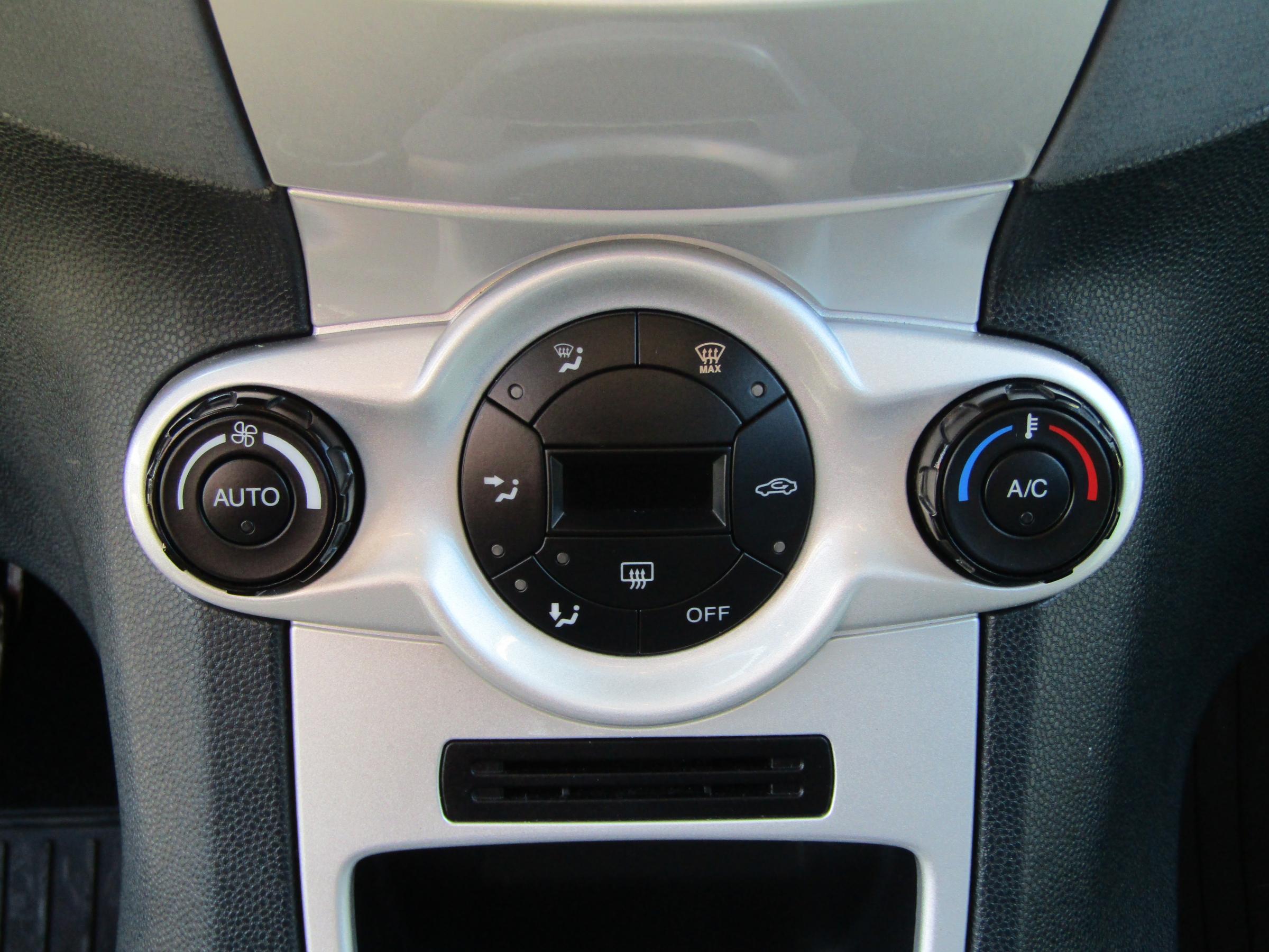 Ford Fiesta, 2010 - pohled č. 16