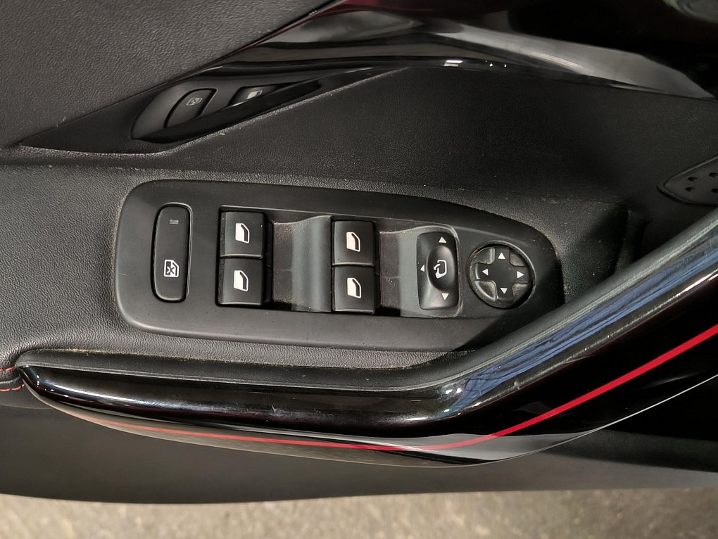 Peugeot 2008 1.2PT GT Line